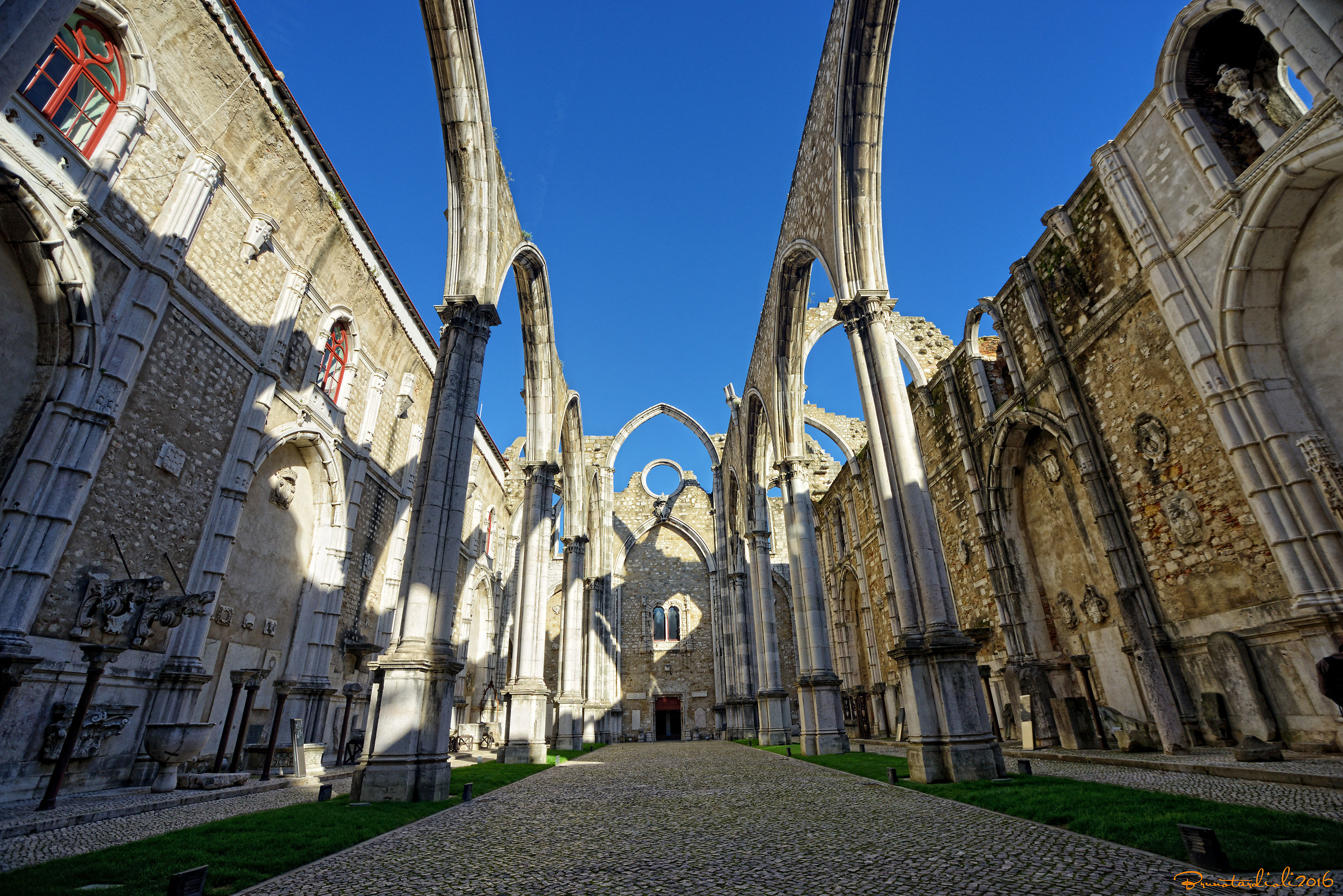 Igreja Do Carmo (Chiesa del Carmine) - Lisbon