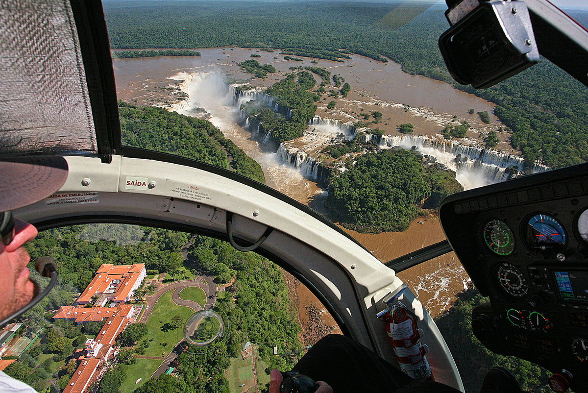 In elicottero su Iguazù