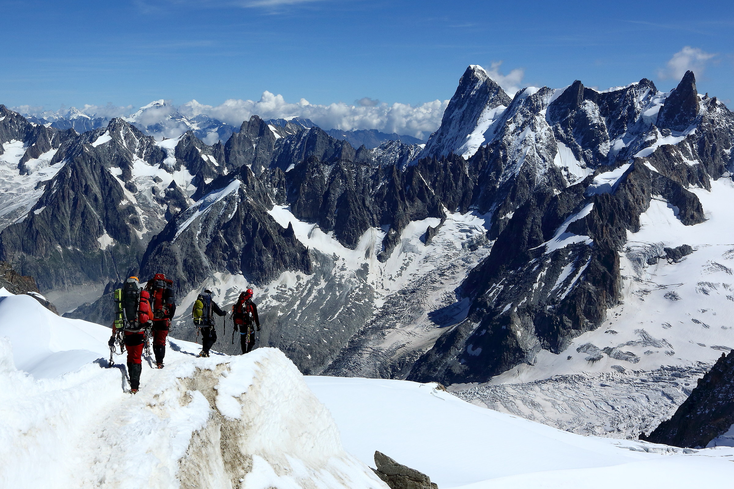 Scendono al Cosmiques?