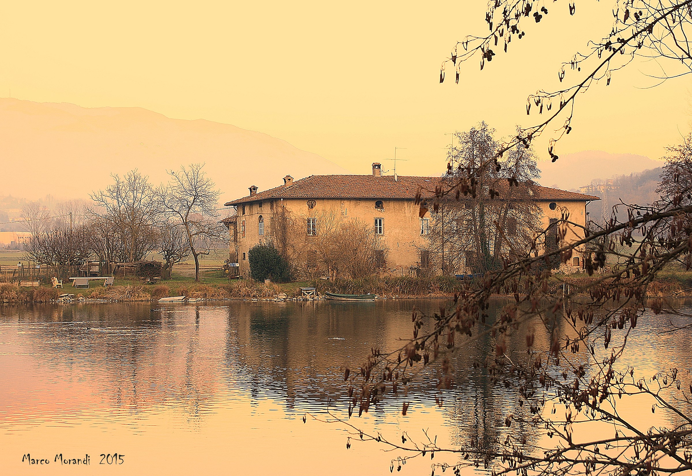 lungo  l'Adda  cascine presso Brivio LC