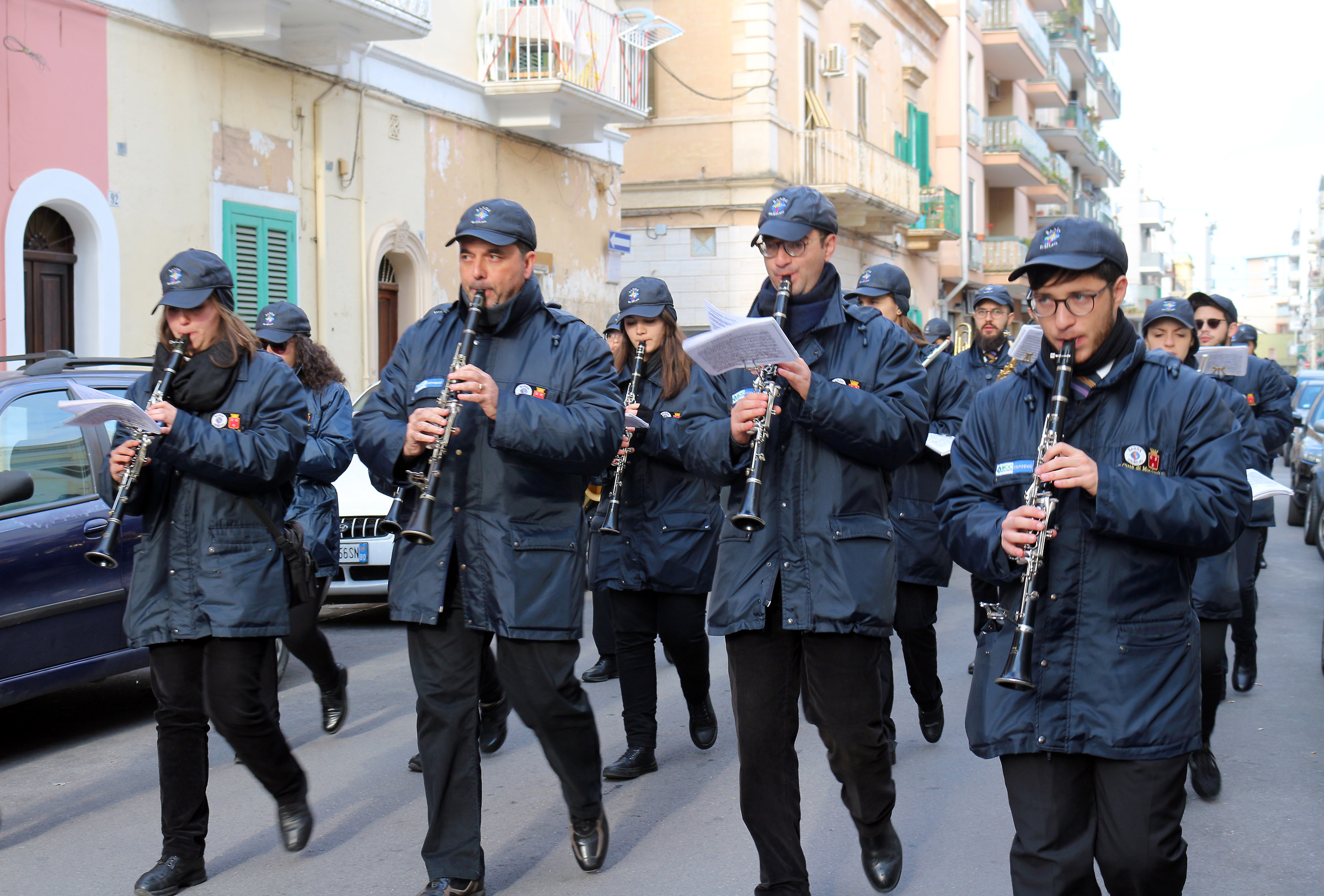 Monopoly: Band through the streets of the country