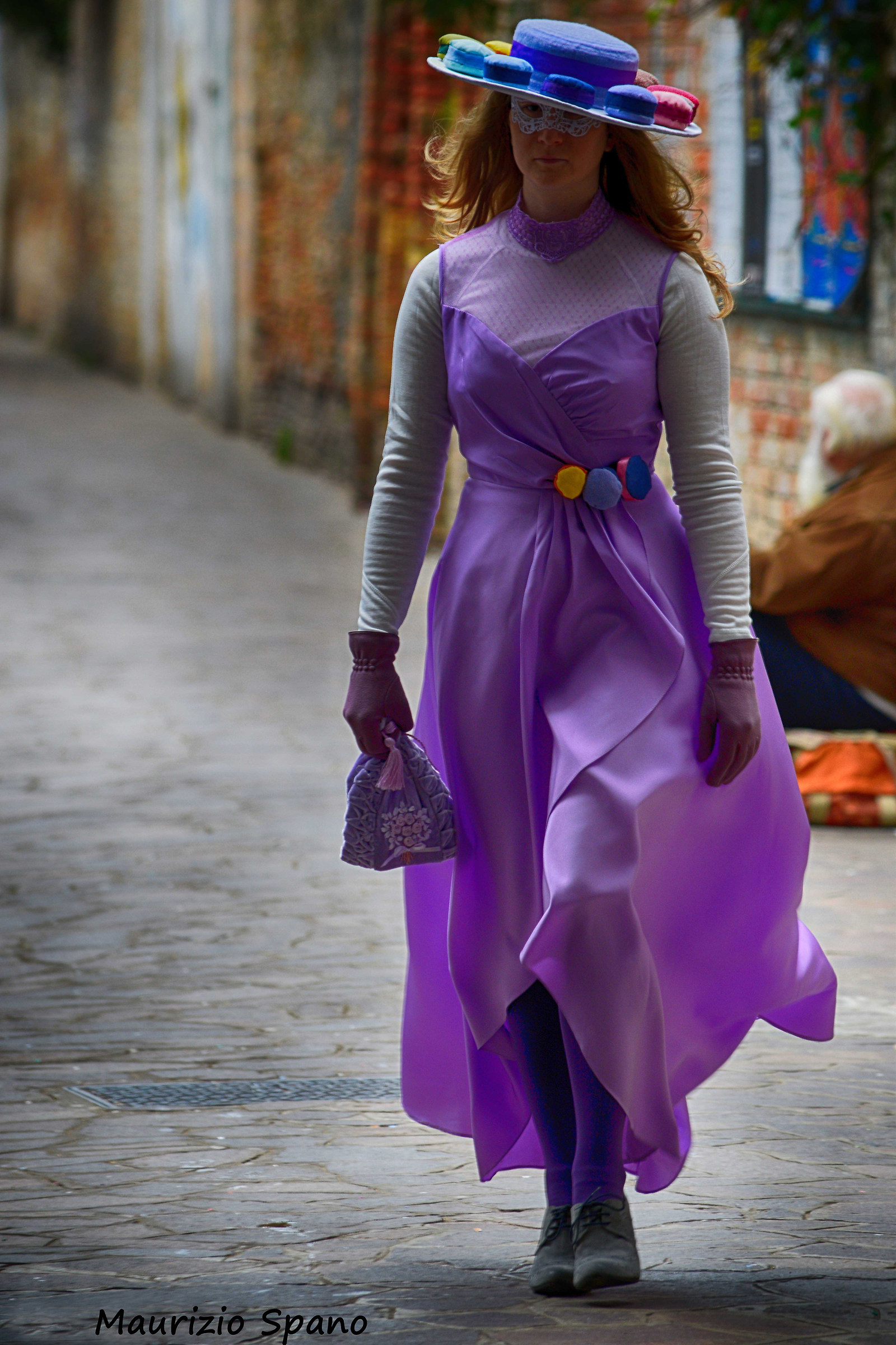 Stroll through the carnival