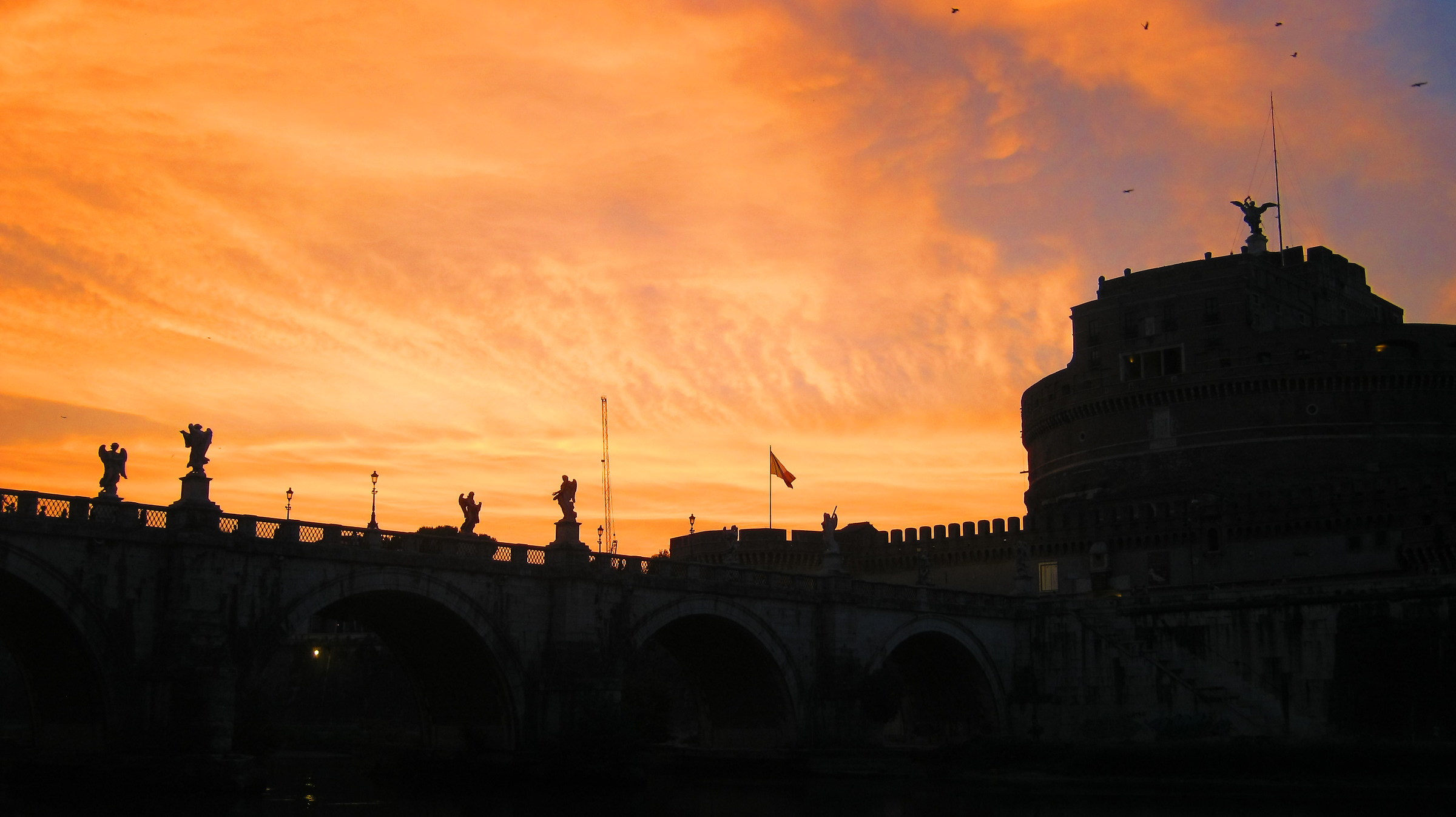 Tramonto infuocato su Roma