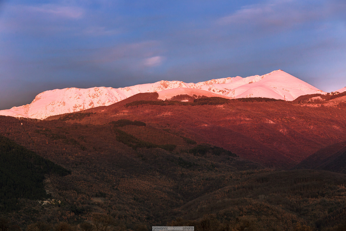 colors of Monte Terminillo at sunset
