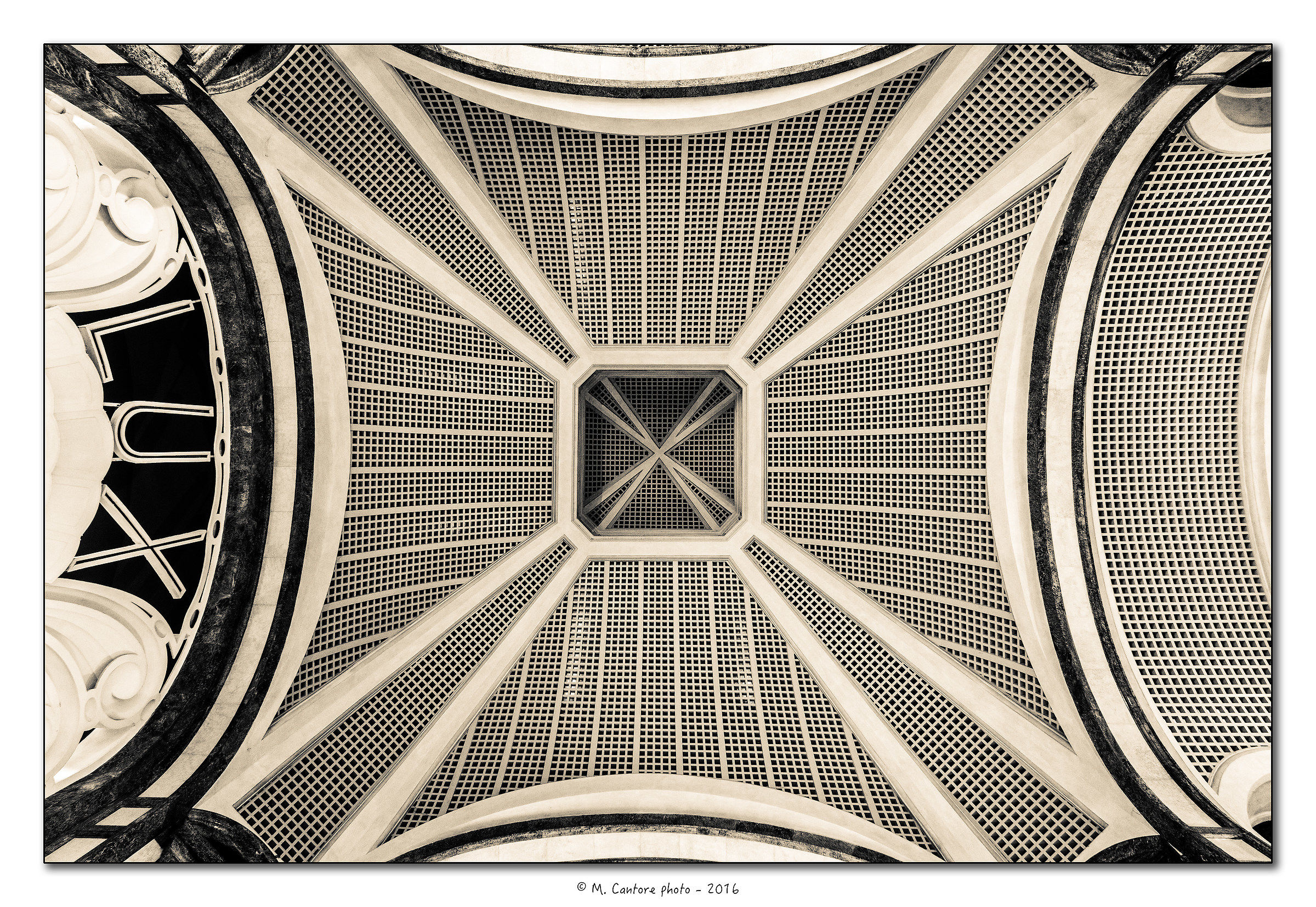 Con lo sguardo rivolto all'insù - Galleria S. Fed...