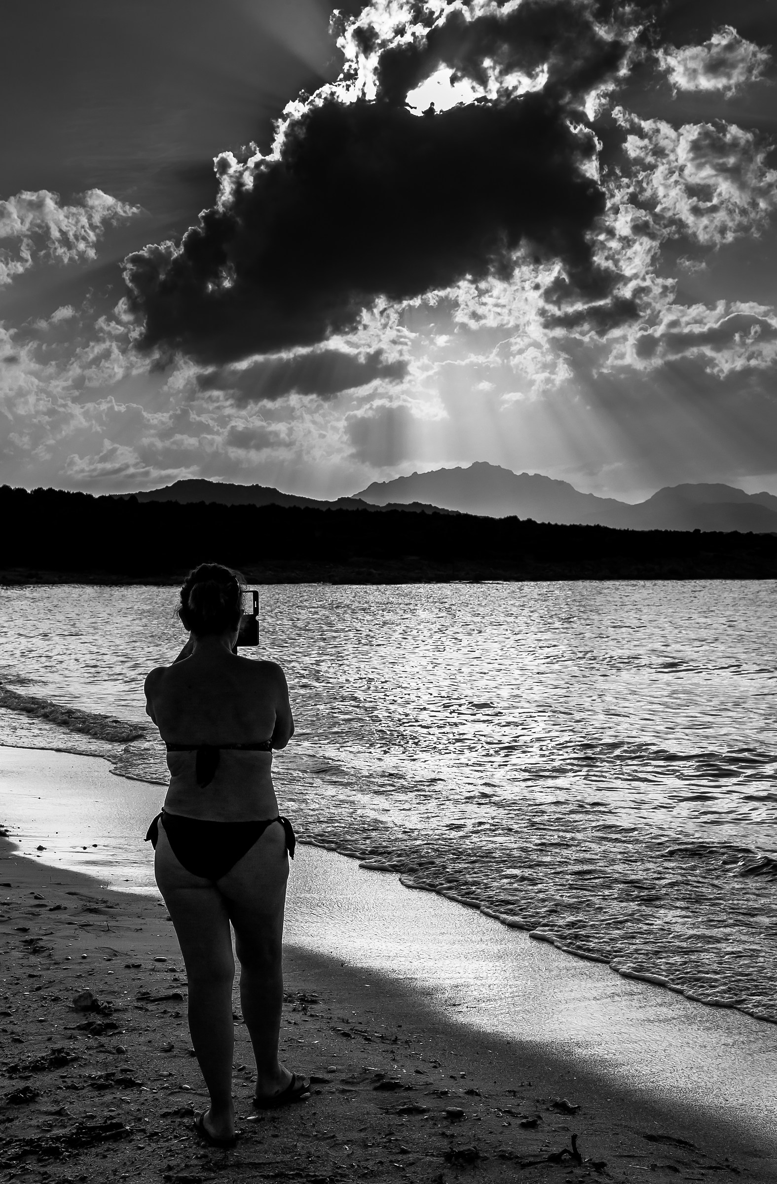 photographing the scene (the intruder)