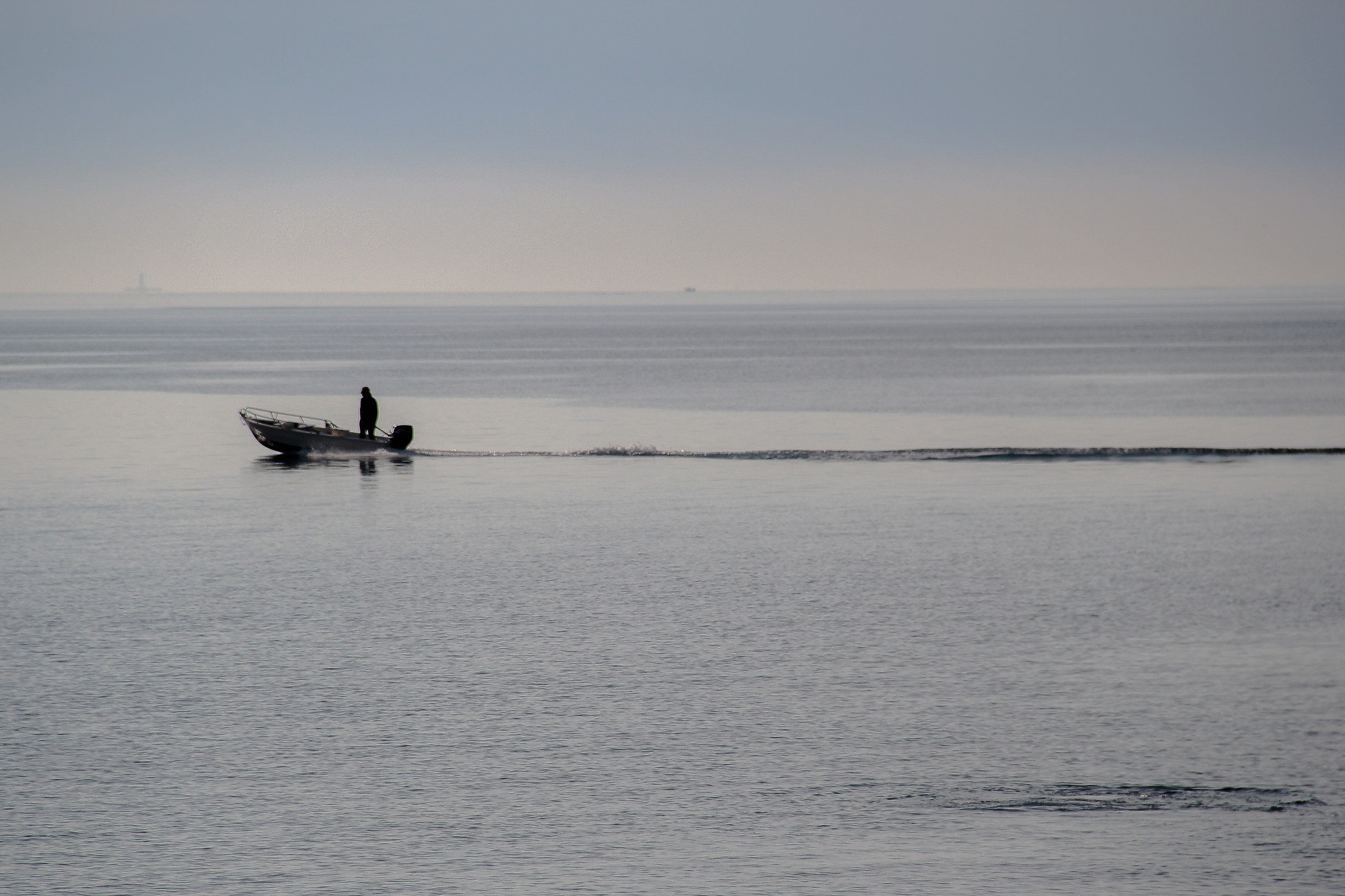 non si è mai soli nel mare