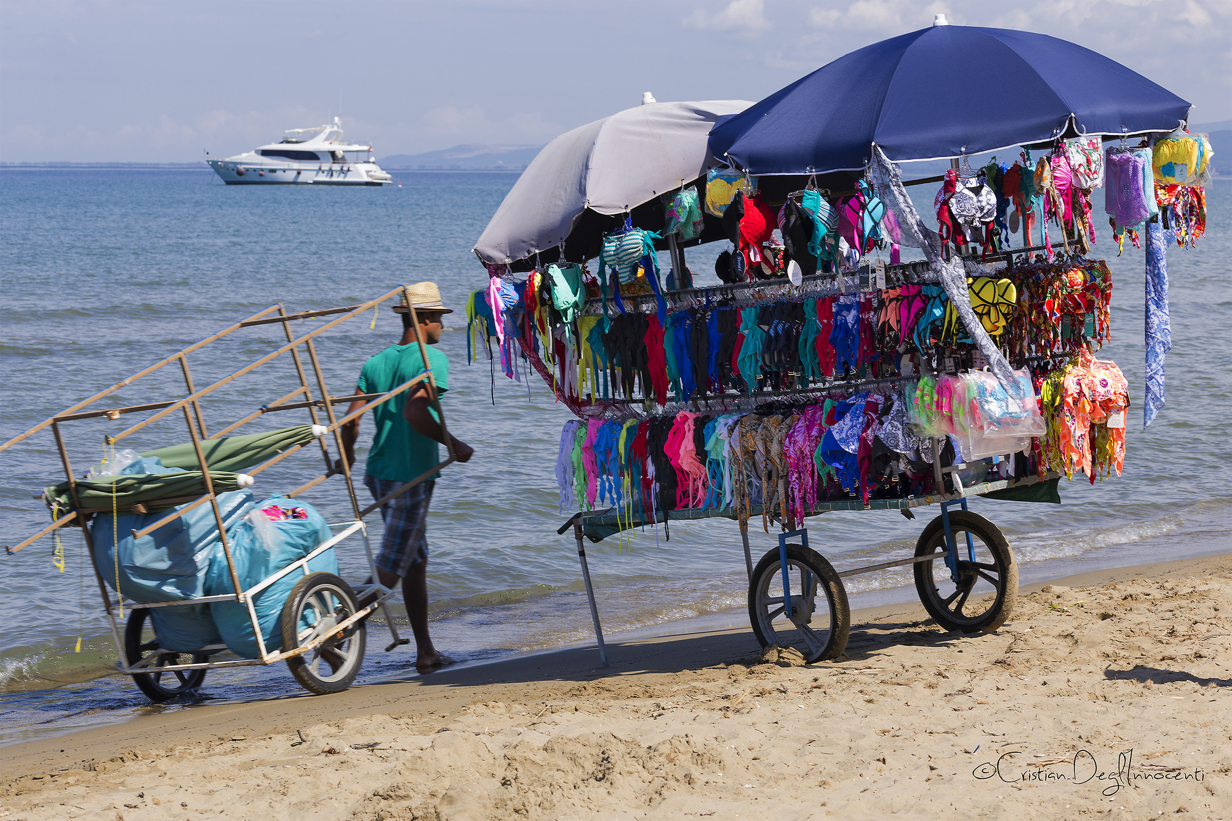 L'indifferenza del ricco alla lotta tra poveri