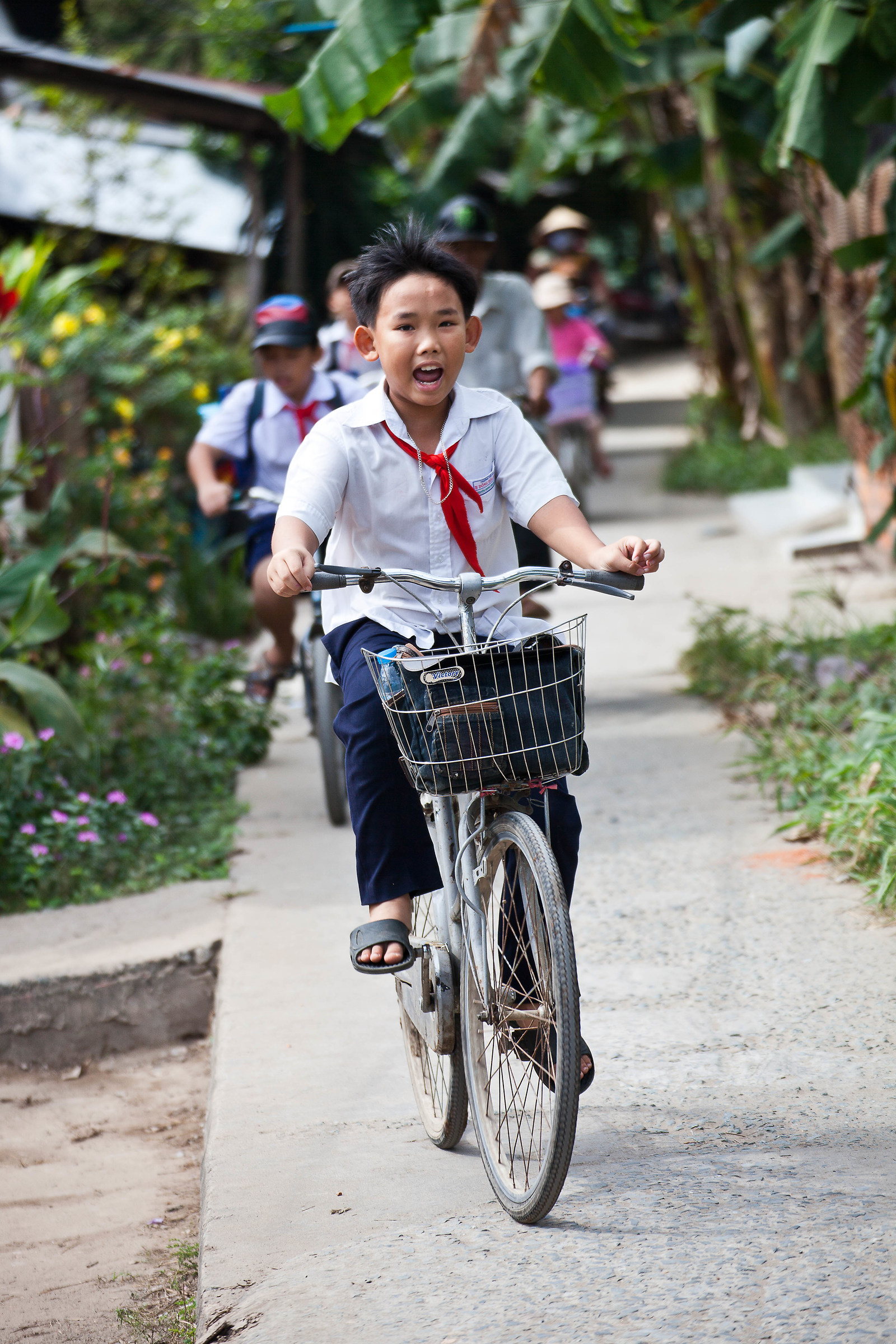 Delta del Mekong. L'uscita da scuola.