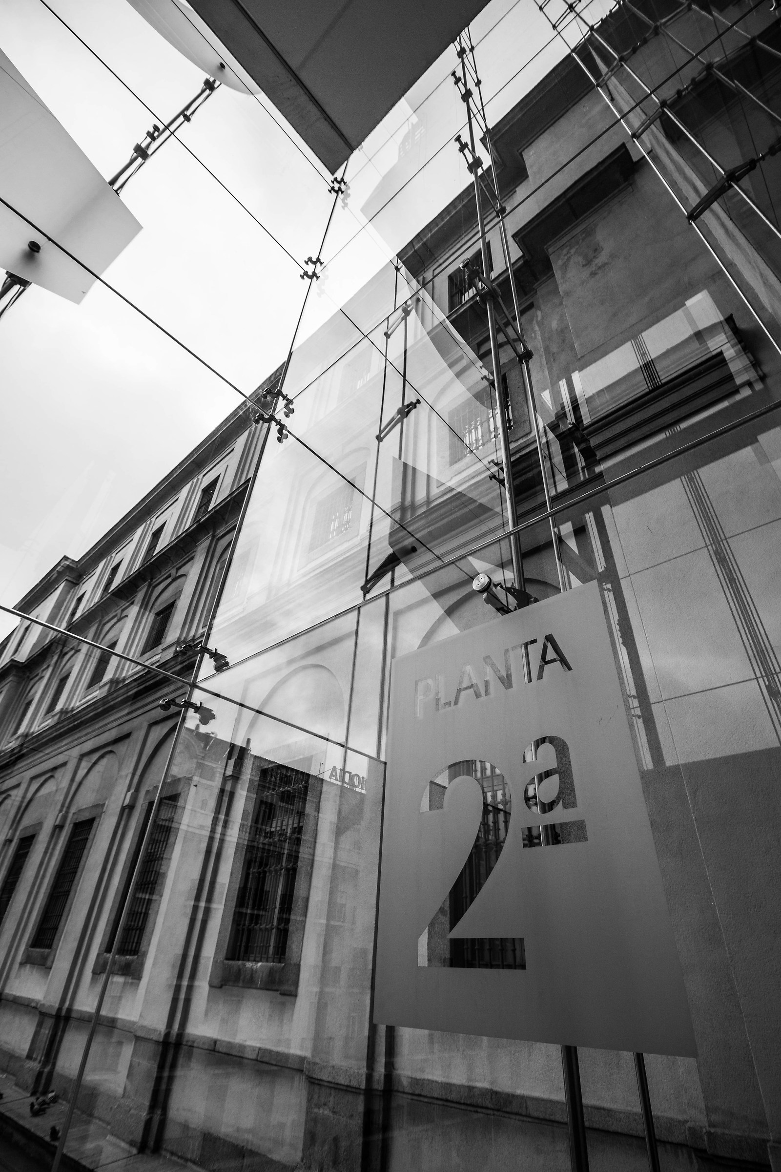 Museo Reina Sofia, Ingresso