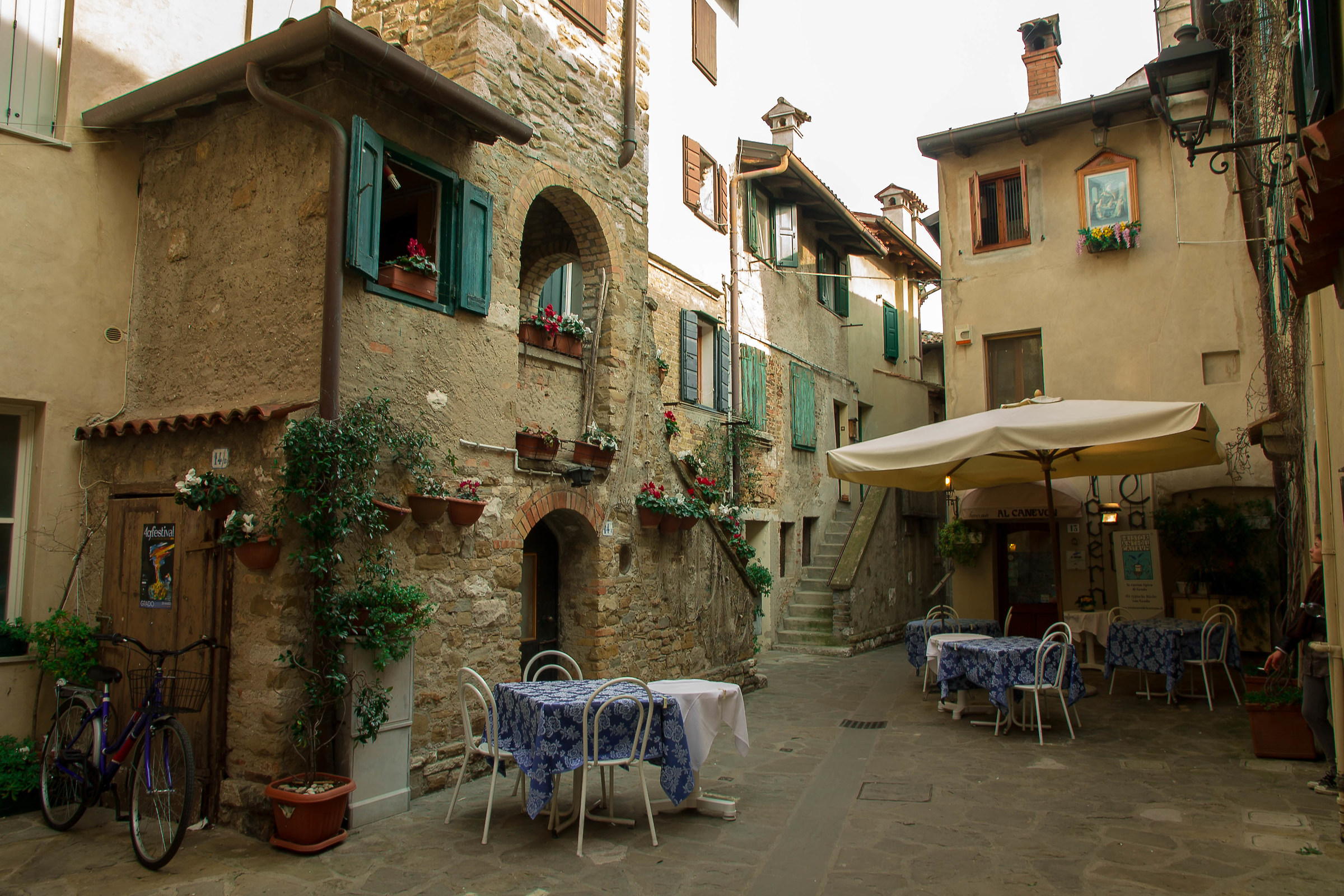 calle Corbatto, Grado (go)