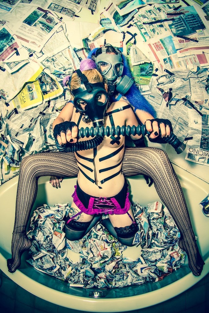 "The Escape Artist" - Gas_Mask_Version_5