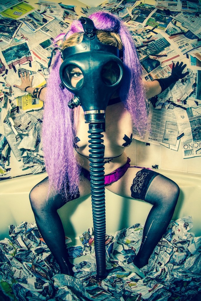 "The Escape Artist" - Gas_Mask_Version_5