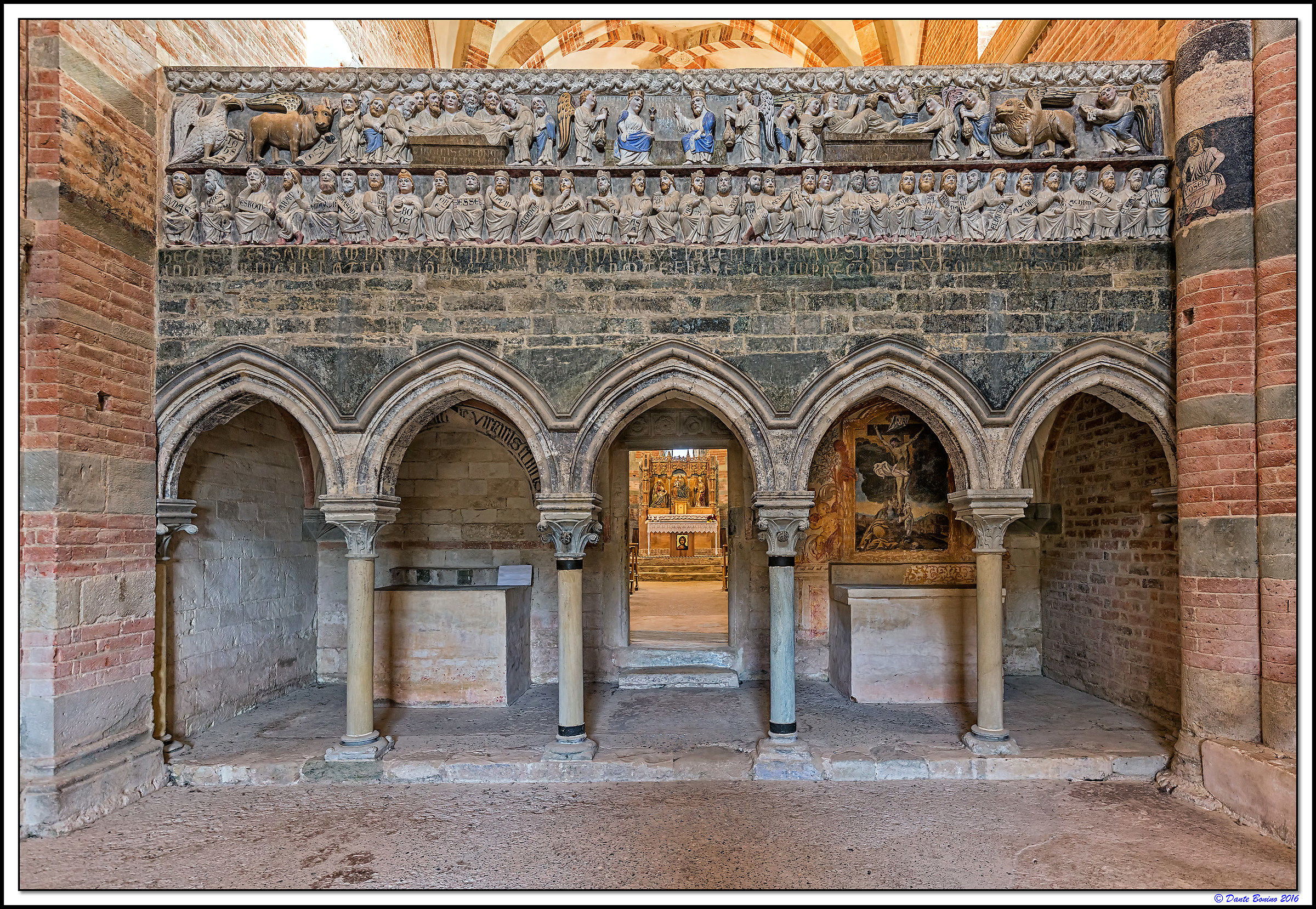 Vezzolano Abbey: The pier