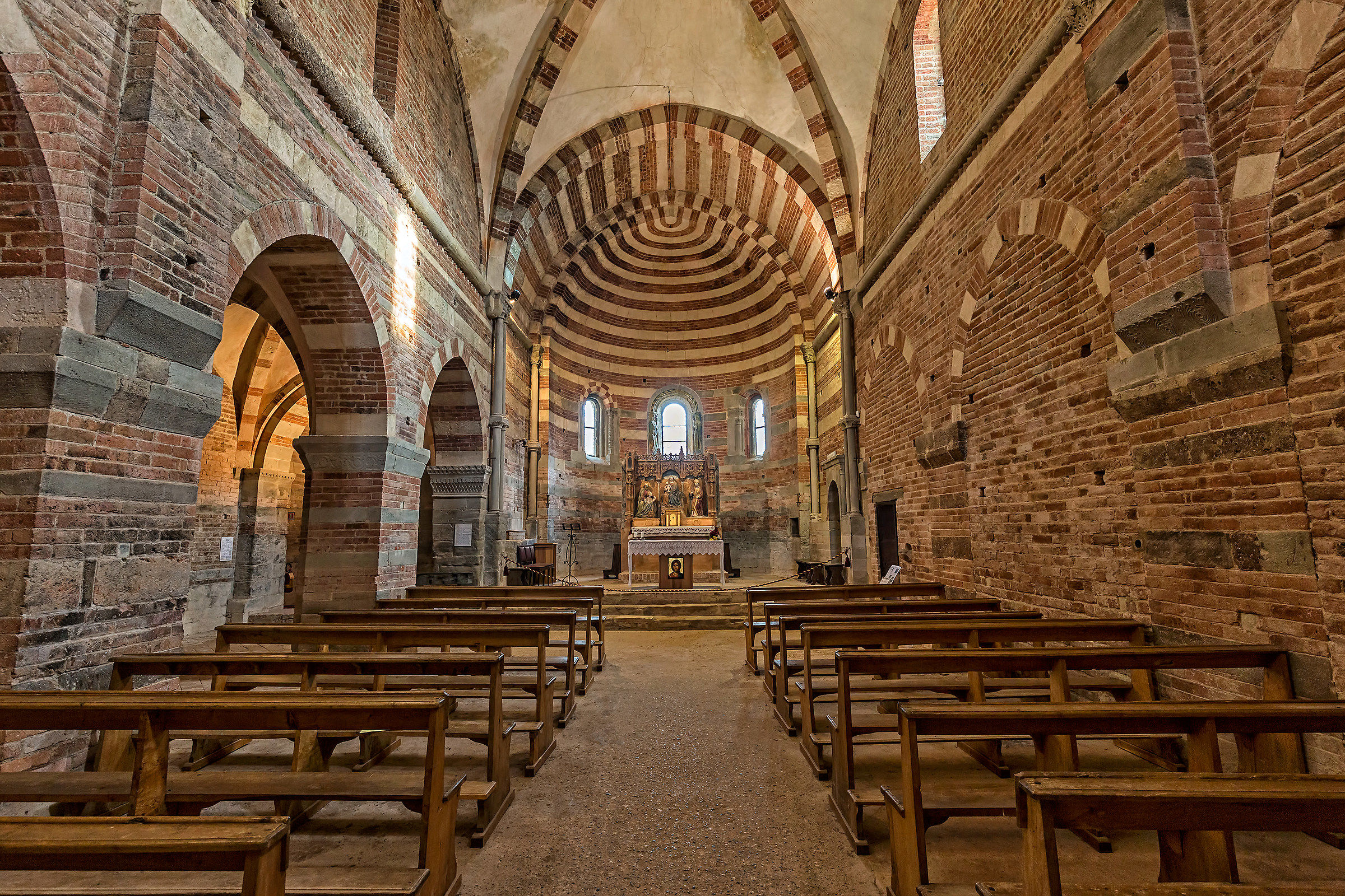 Abbazia di Vezzolano: Navata centrale
