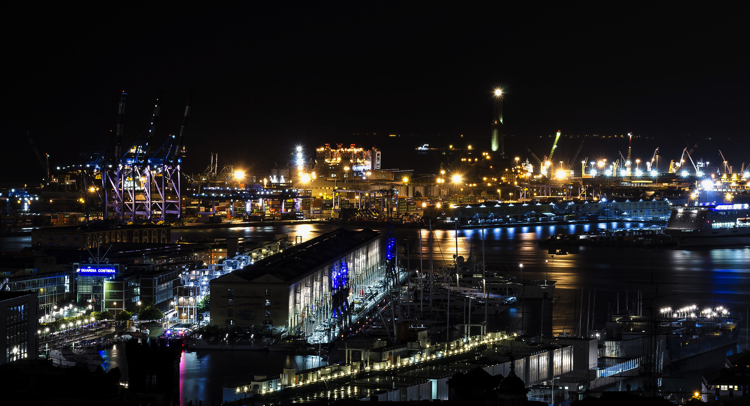 Uno sguardo da spianata Castelletto