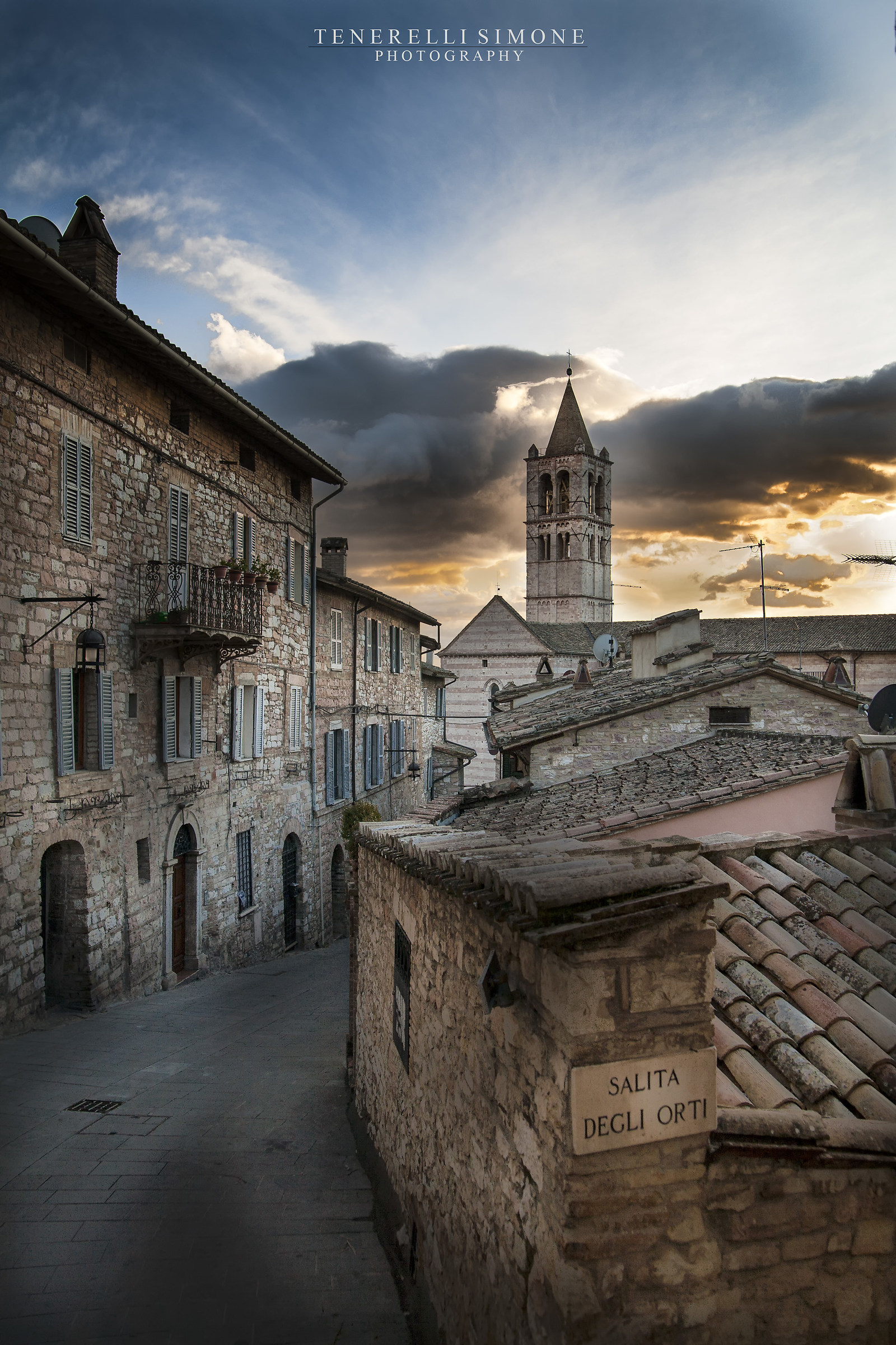 Assisi Canon 5D tamron 28 75 ISO 100 1/200 28mm f9