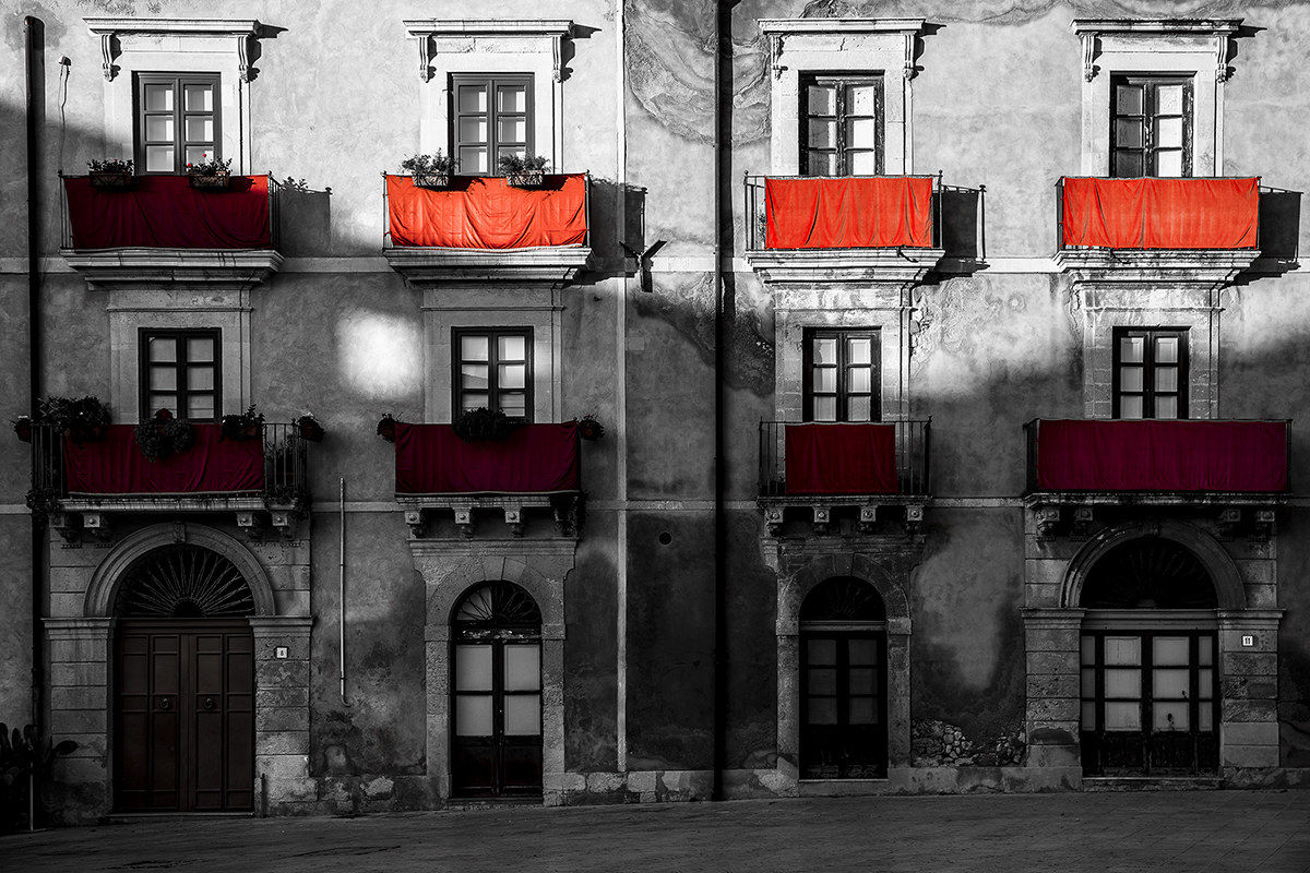 Balconies in red