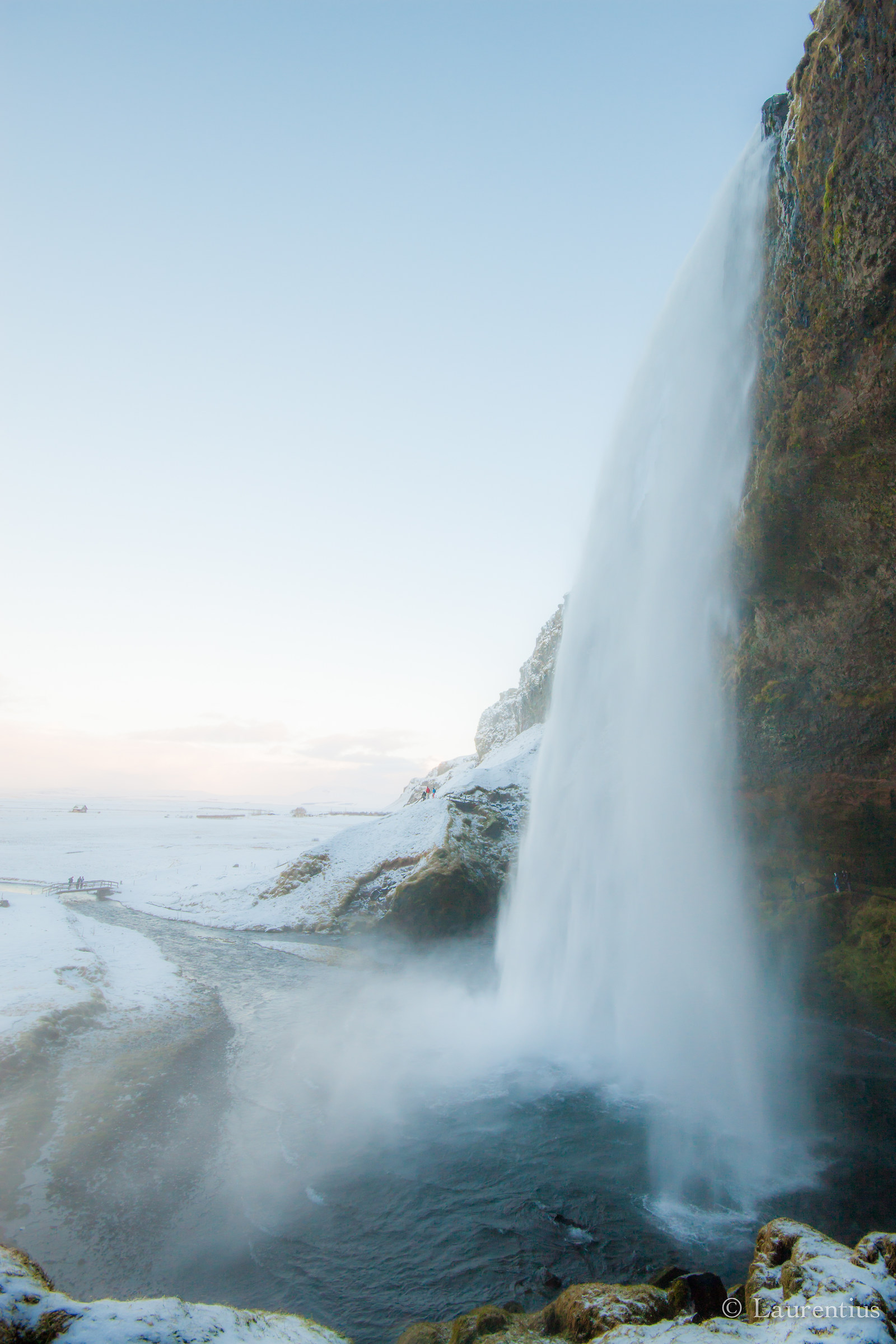 Seljalandsfoss, behind