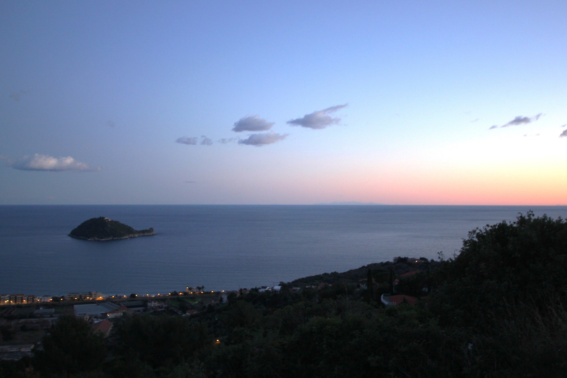 Gallinara island and Corsica