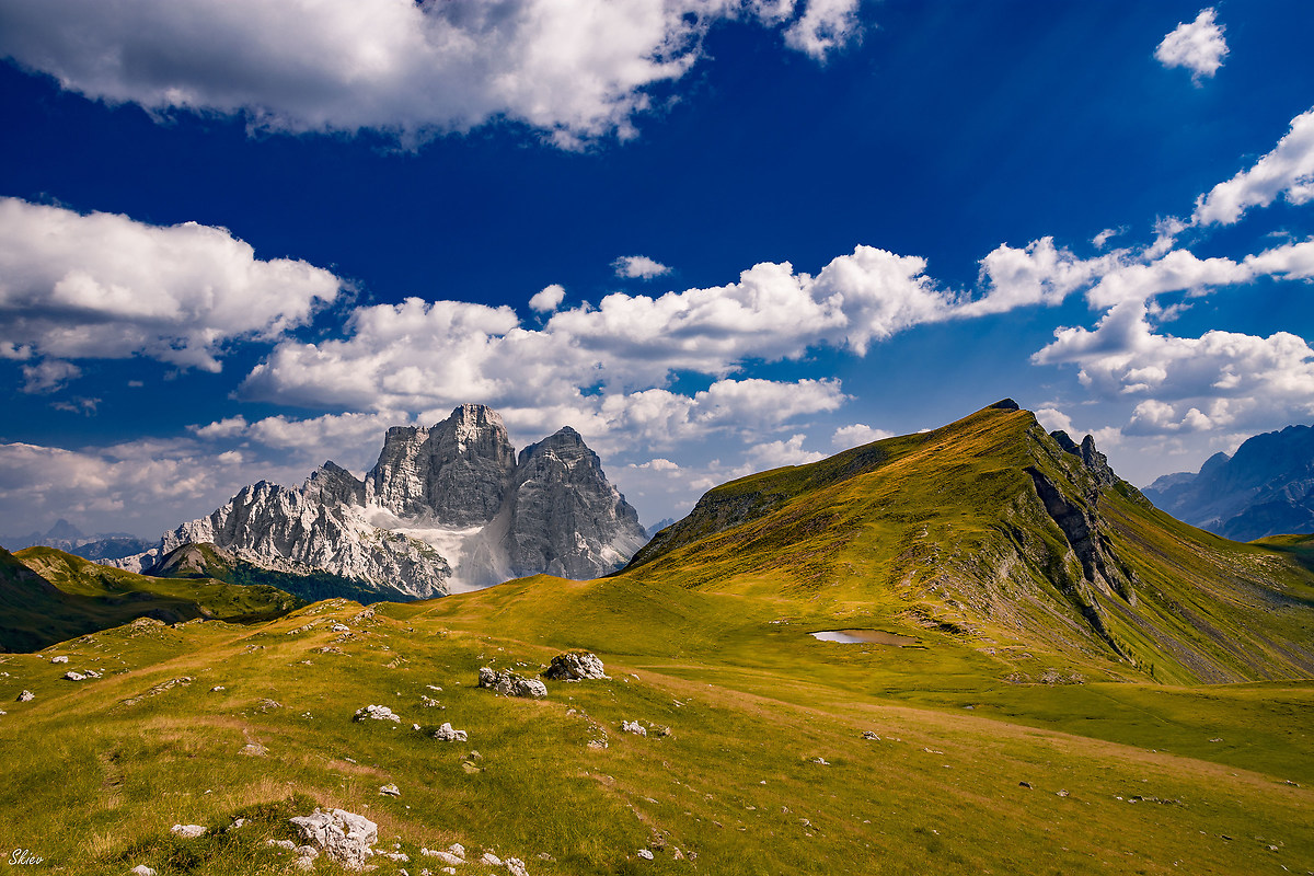 flying over Mondeval