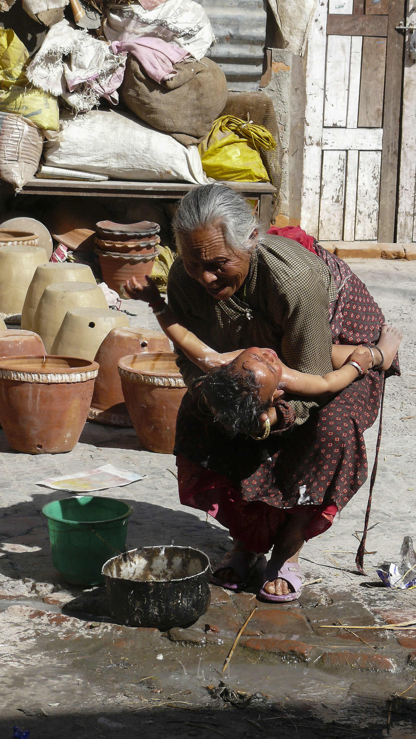 The bath of the newborn