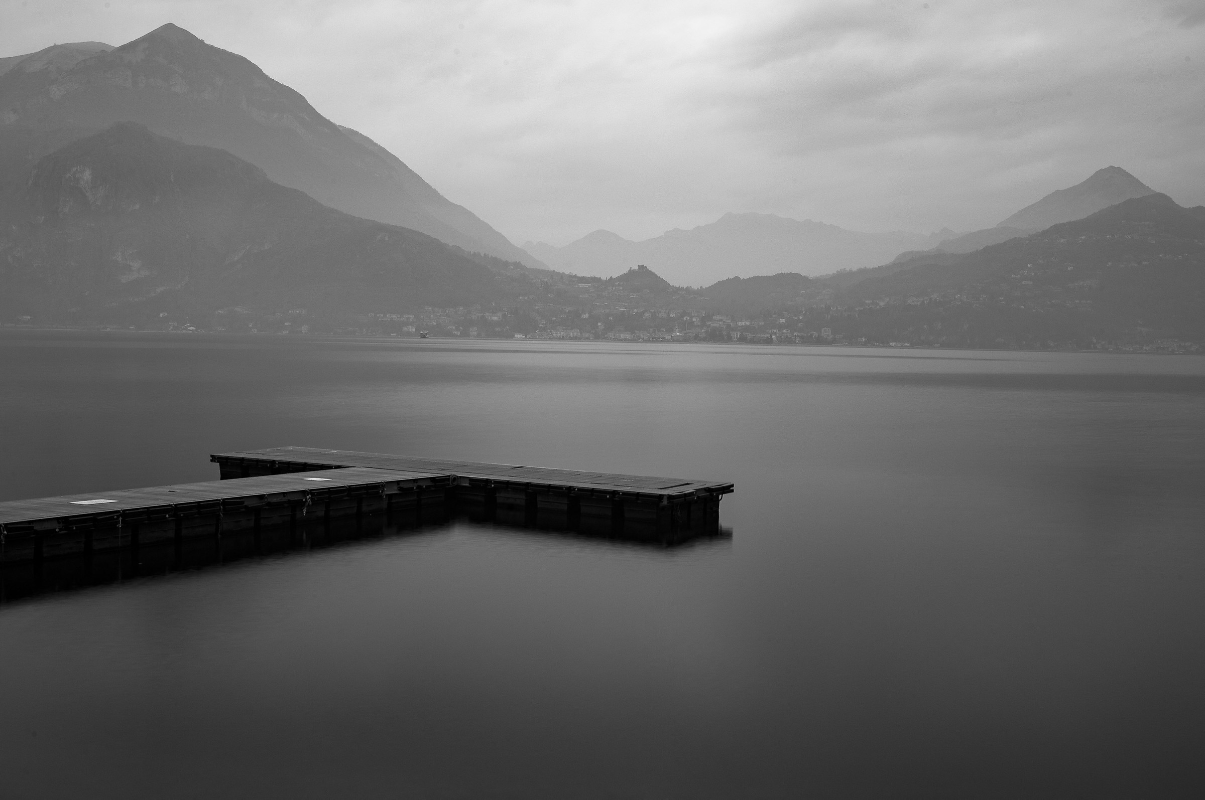 lago di lecco varenna
