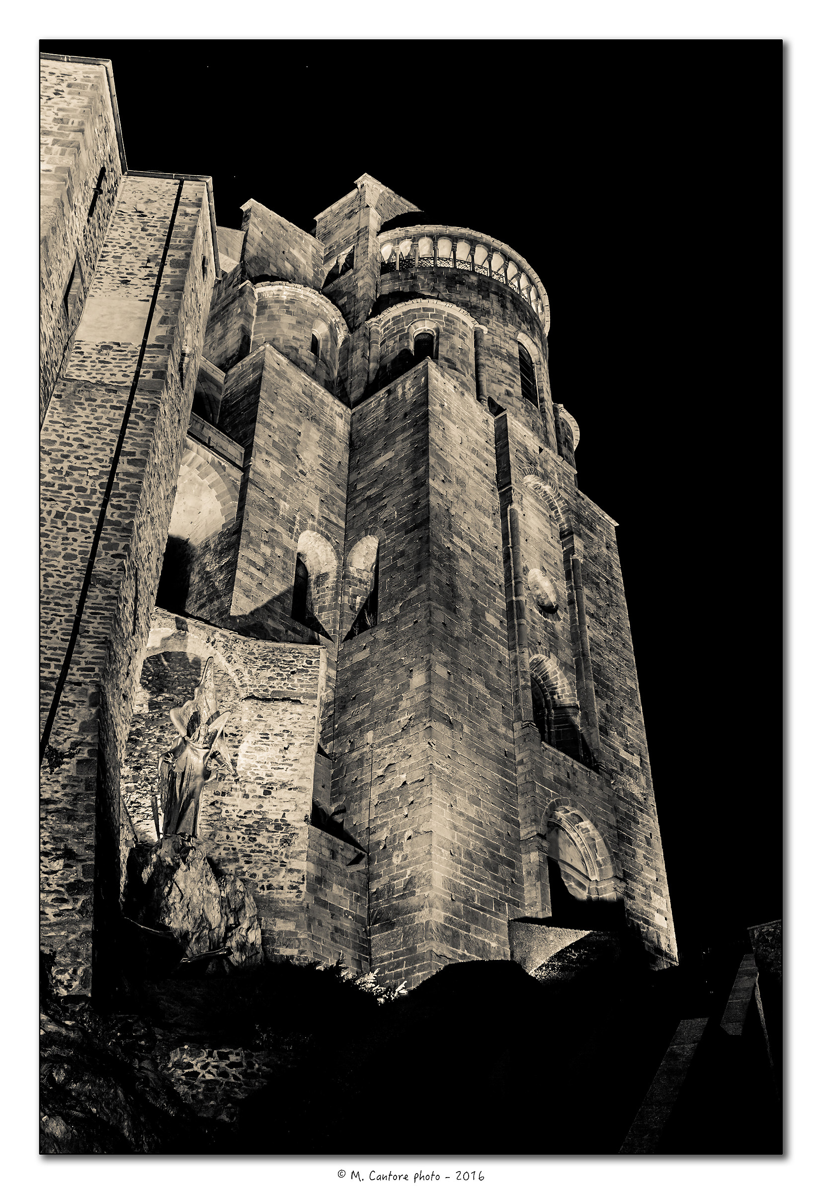 L'imponente facciata