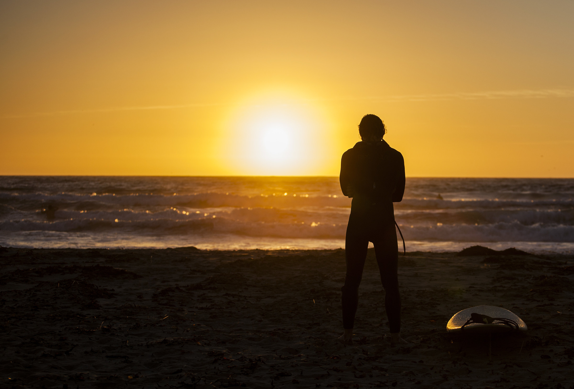 the sun is setting, the sun will rise another day