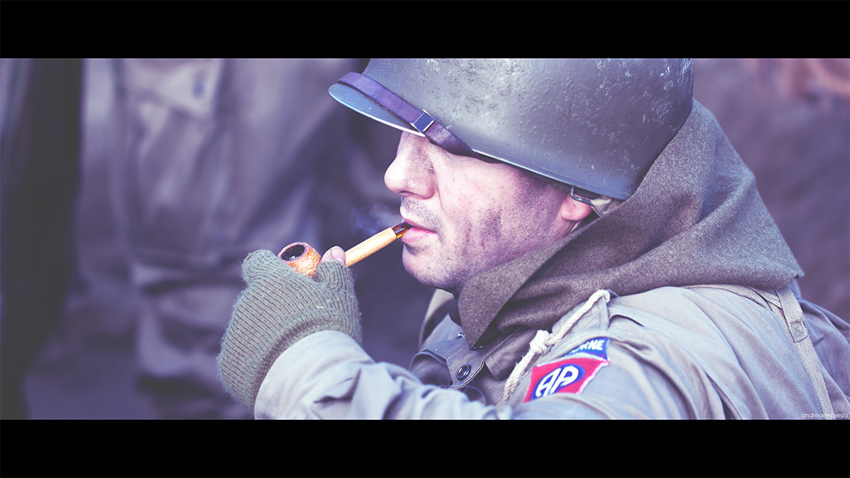 The soldier and his pipe ...