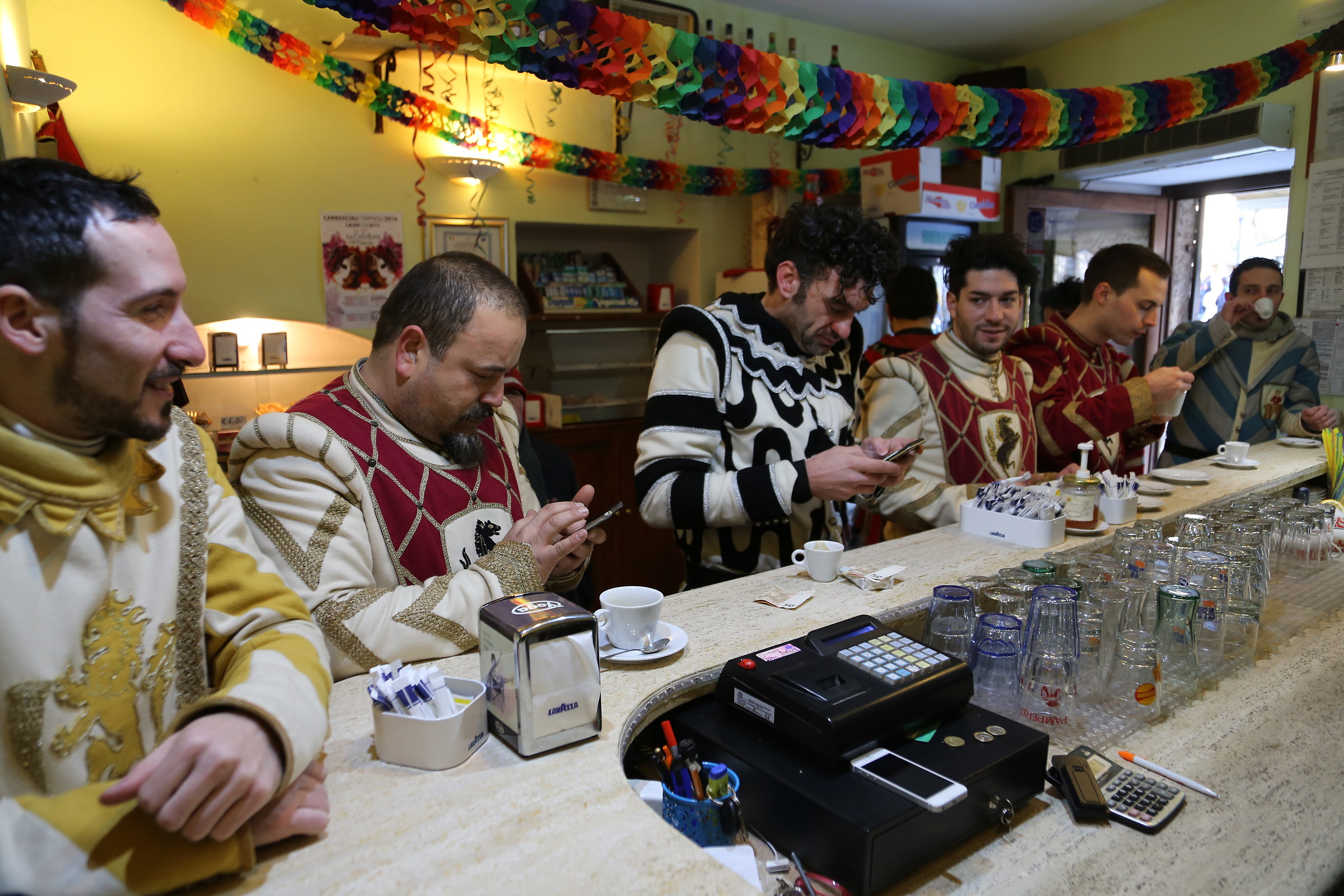 Arezzo to the flag bearers tempiese carnival
