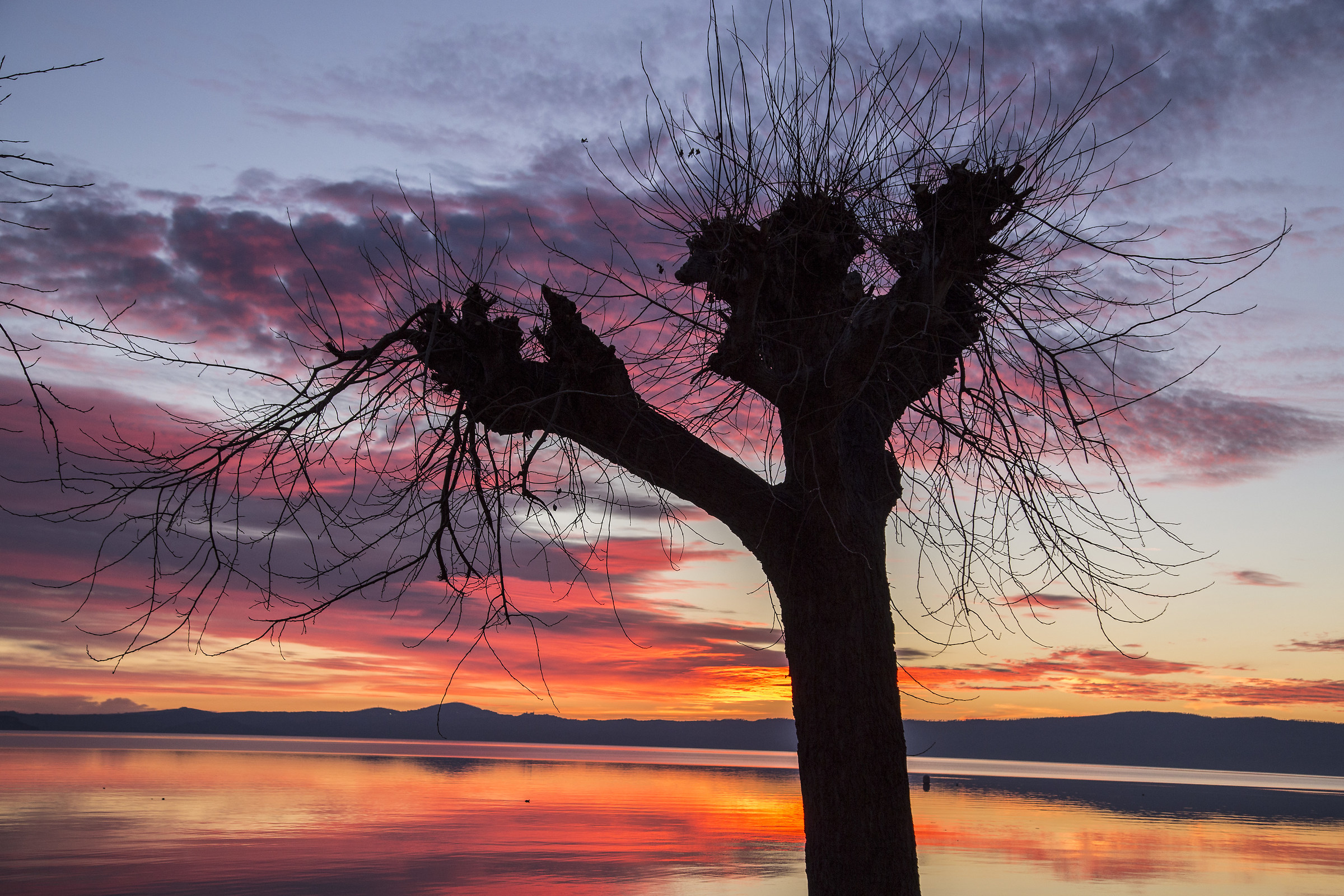 Tramonto sul lago di Bolsena