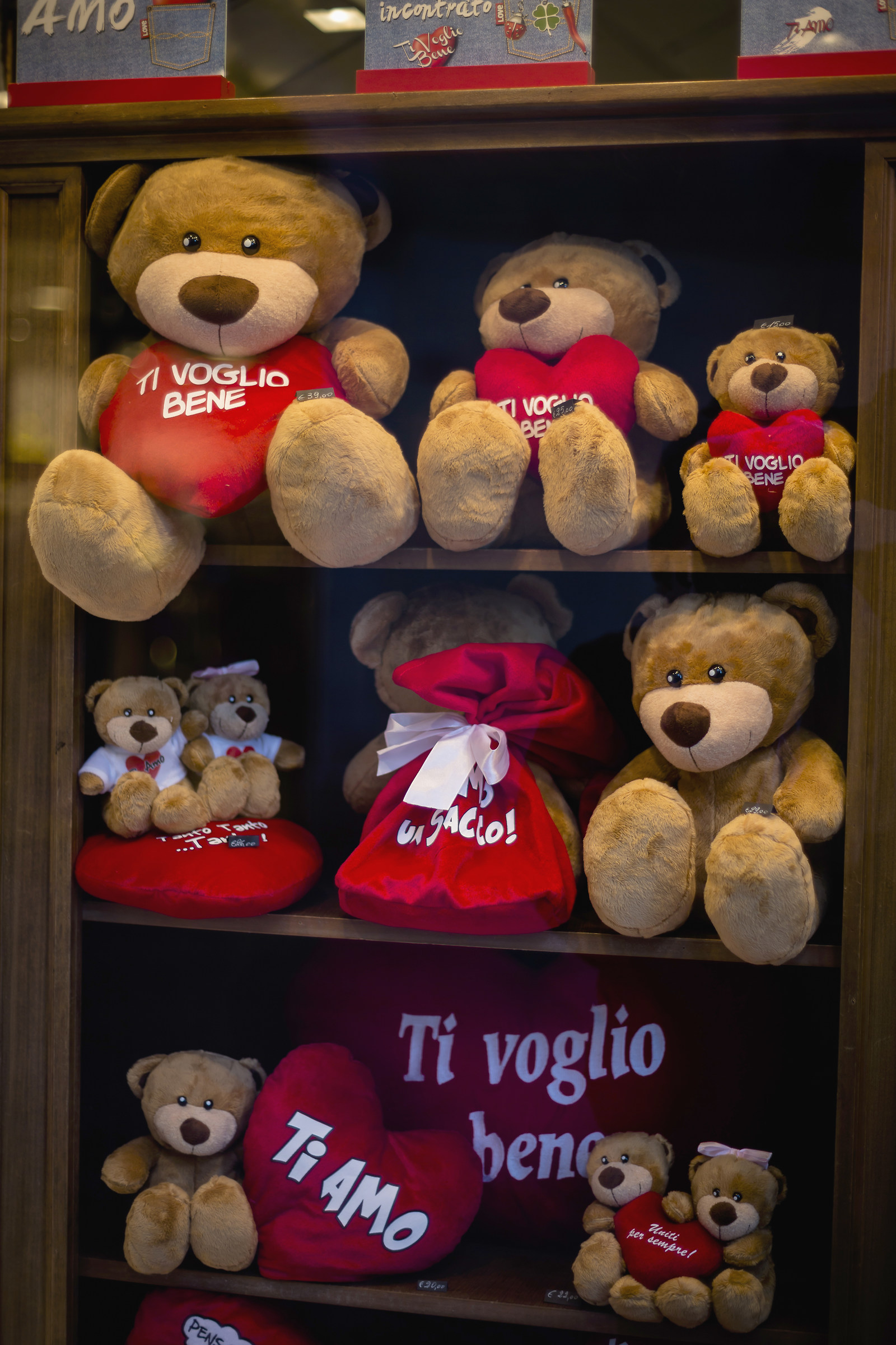 valentine Lucca 2016 showcases