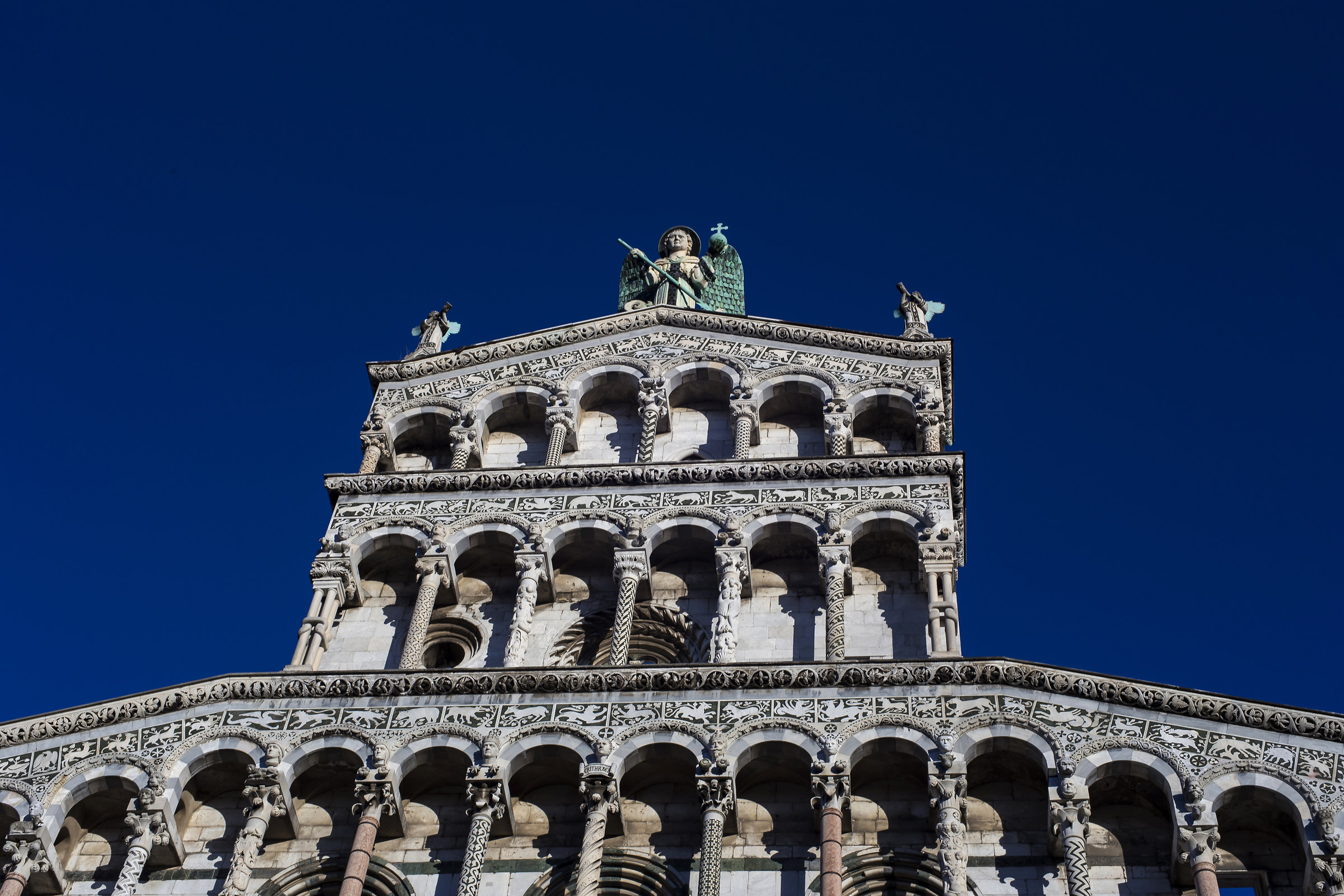 St. miclele glimpse lucca