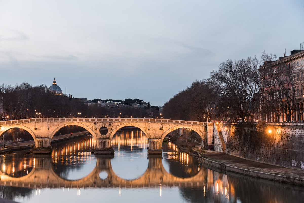 Il Tevere, all'ora quasi blu