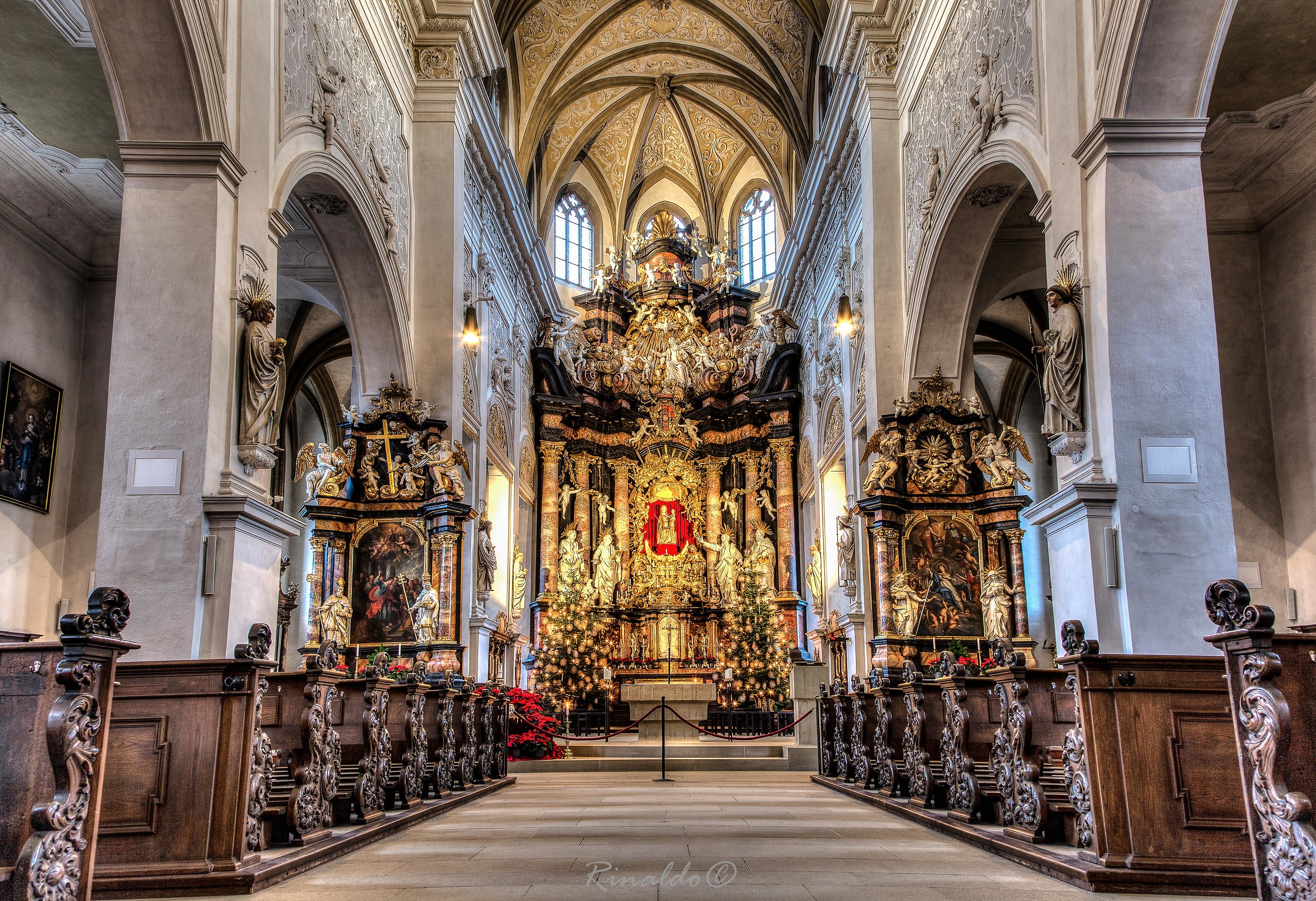 Altare della "chiesa della nostra Signora" in Bamb...