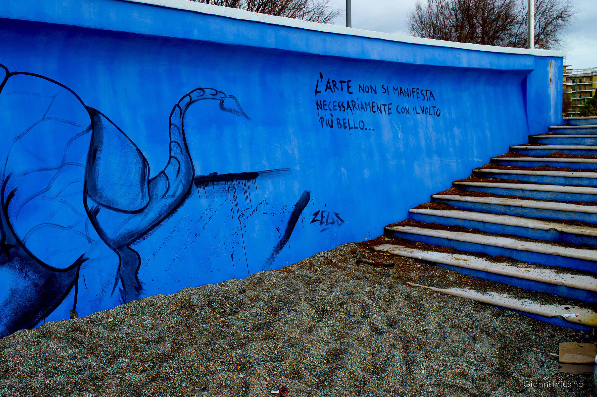 L'Arte non si manifesta necessariamente ...