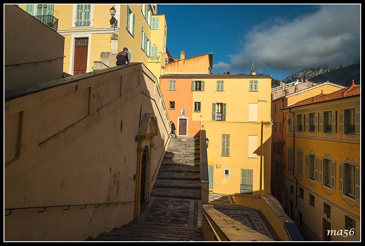 Mentone - salita alla cattedrale di S. Michele Arcangel