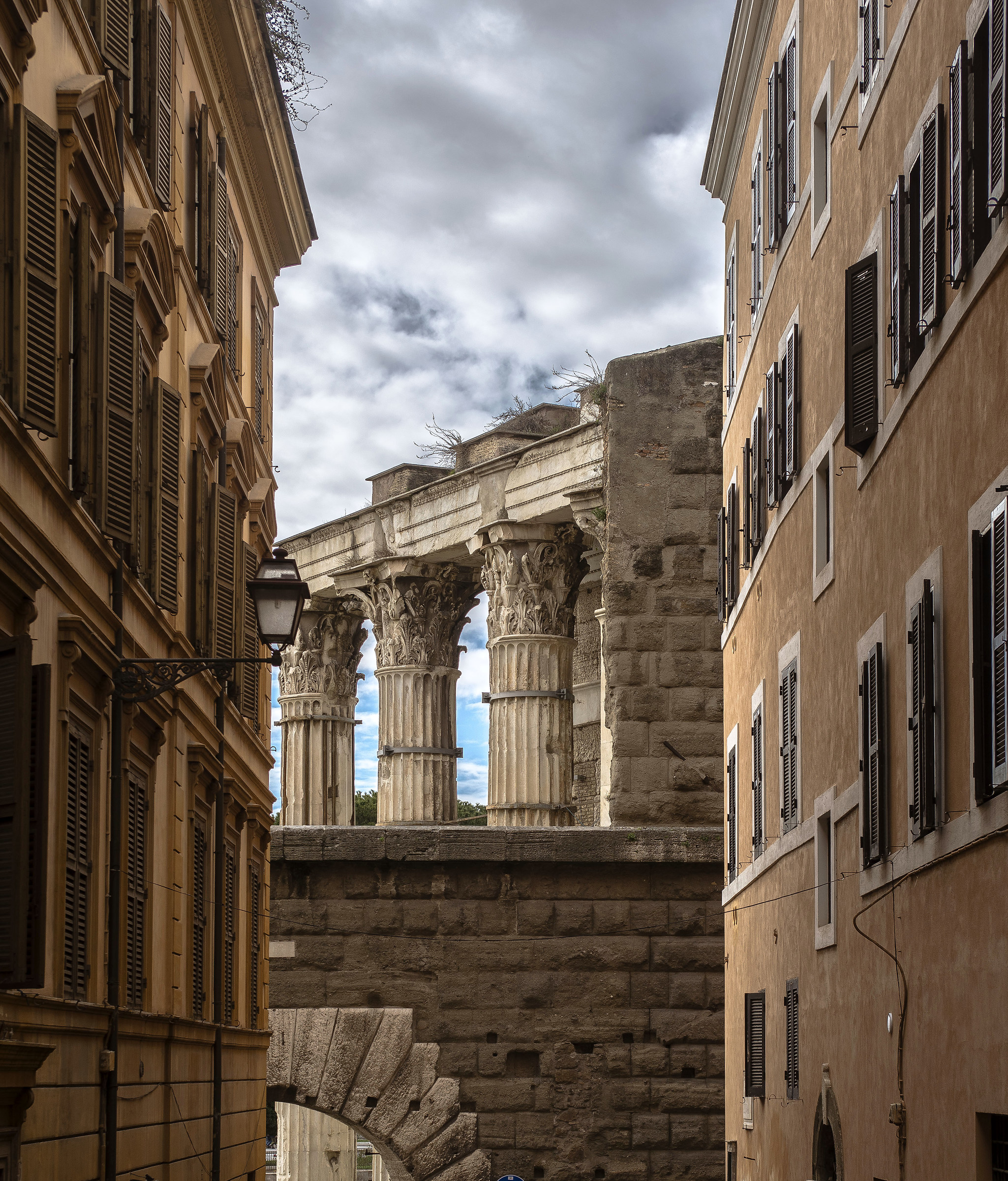 Scorcio sul foro di Augusto da via Baccina