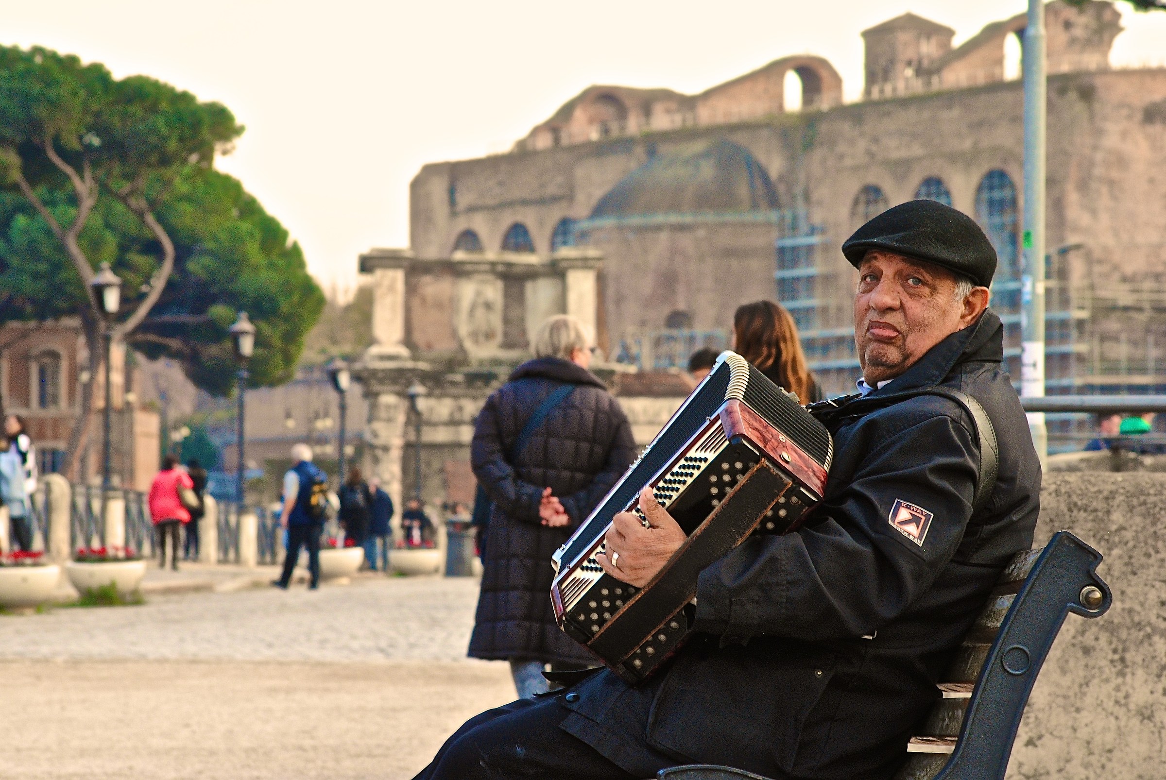 La fisarmonica suonava, via dei Fori Imperiali