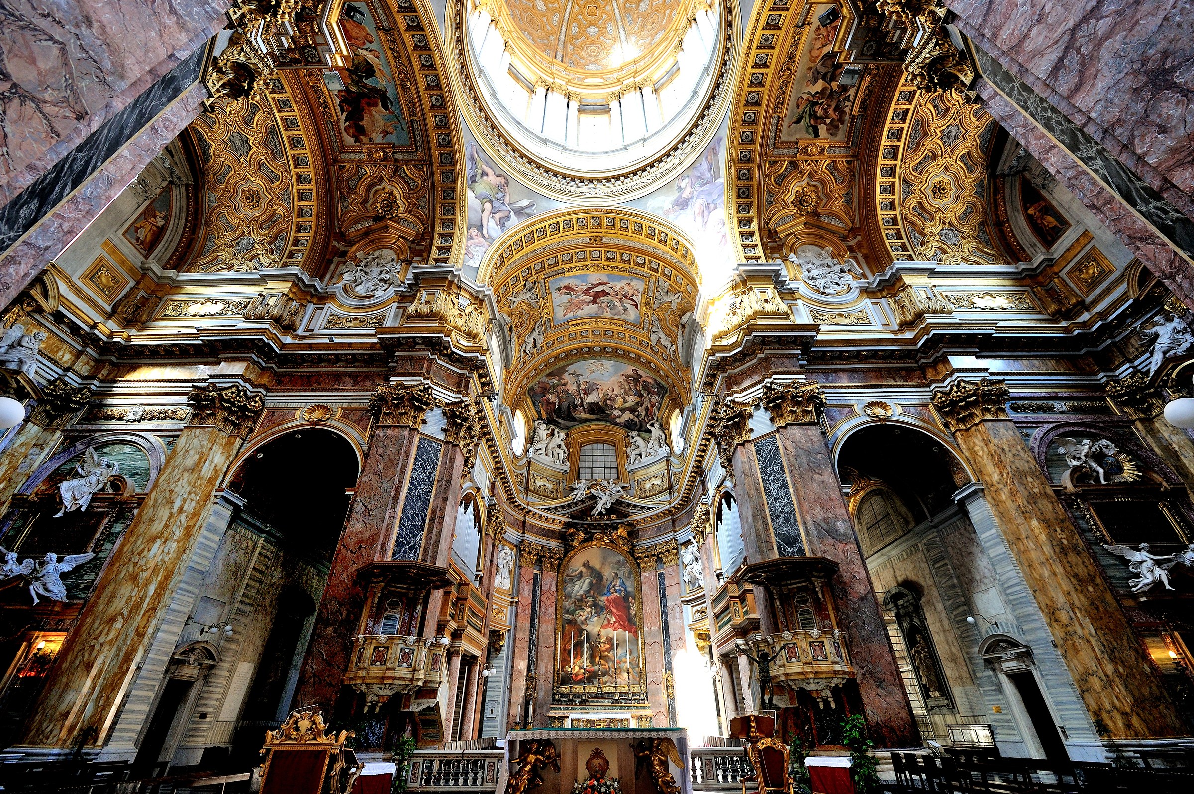 Roma-Interno Basilica S.Carlo al Corso