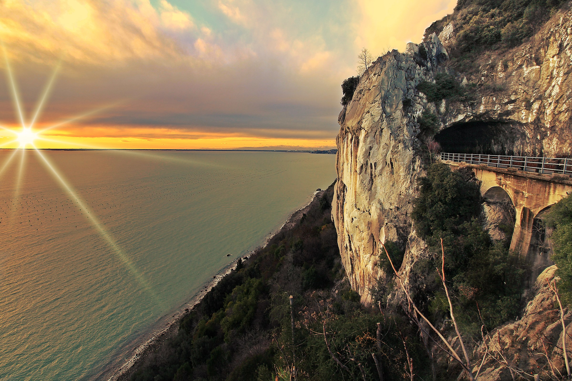 Galleria naturale nei pressi di Trieste...