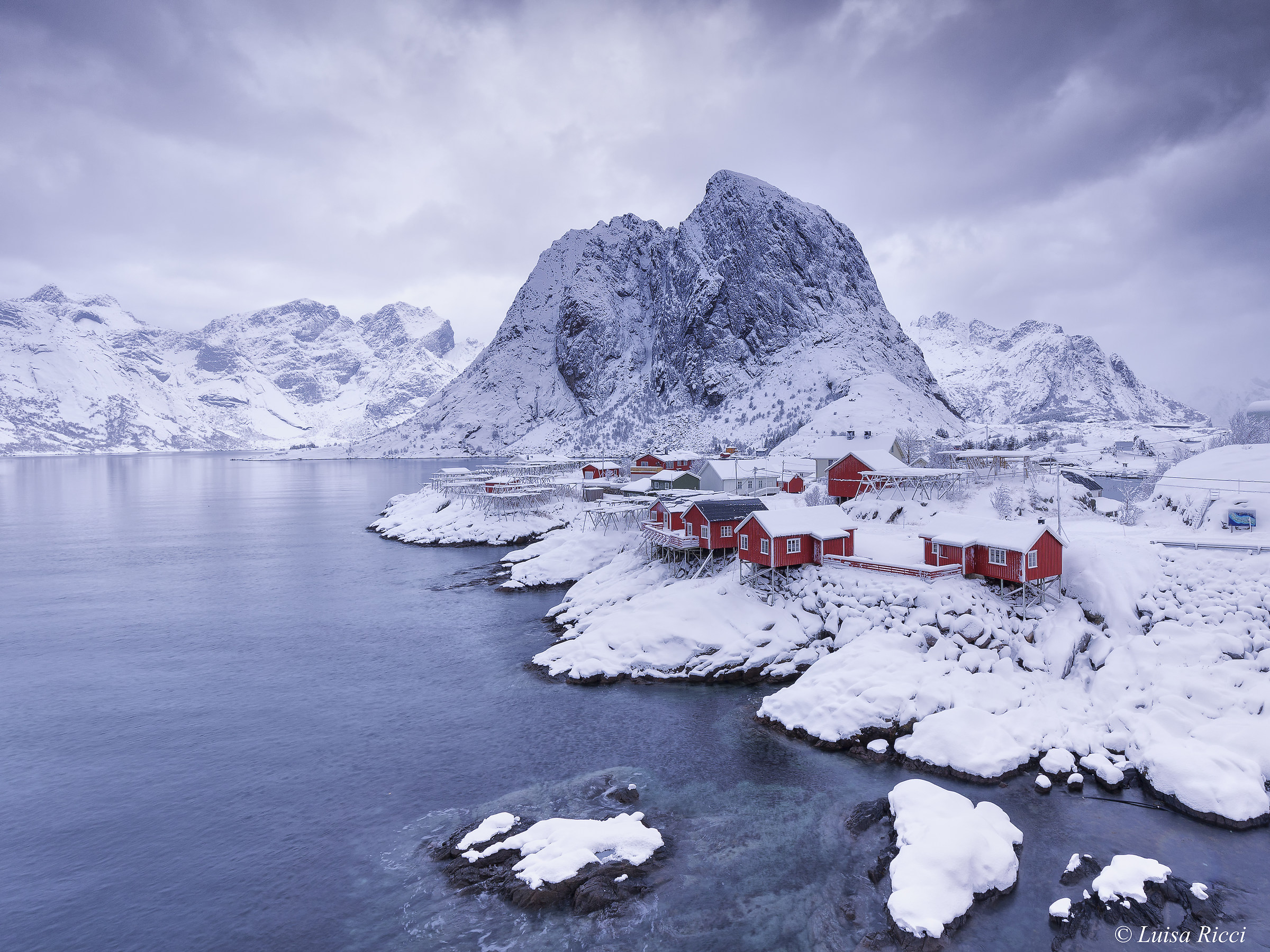 Gloomy morning to Hamnoy
