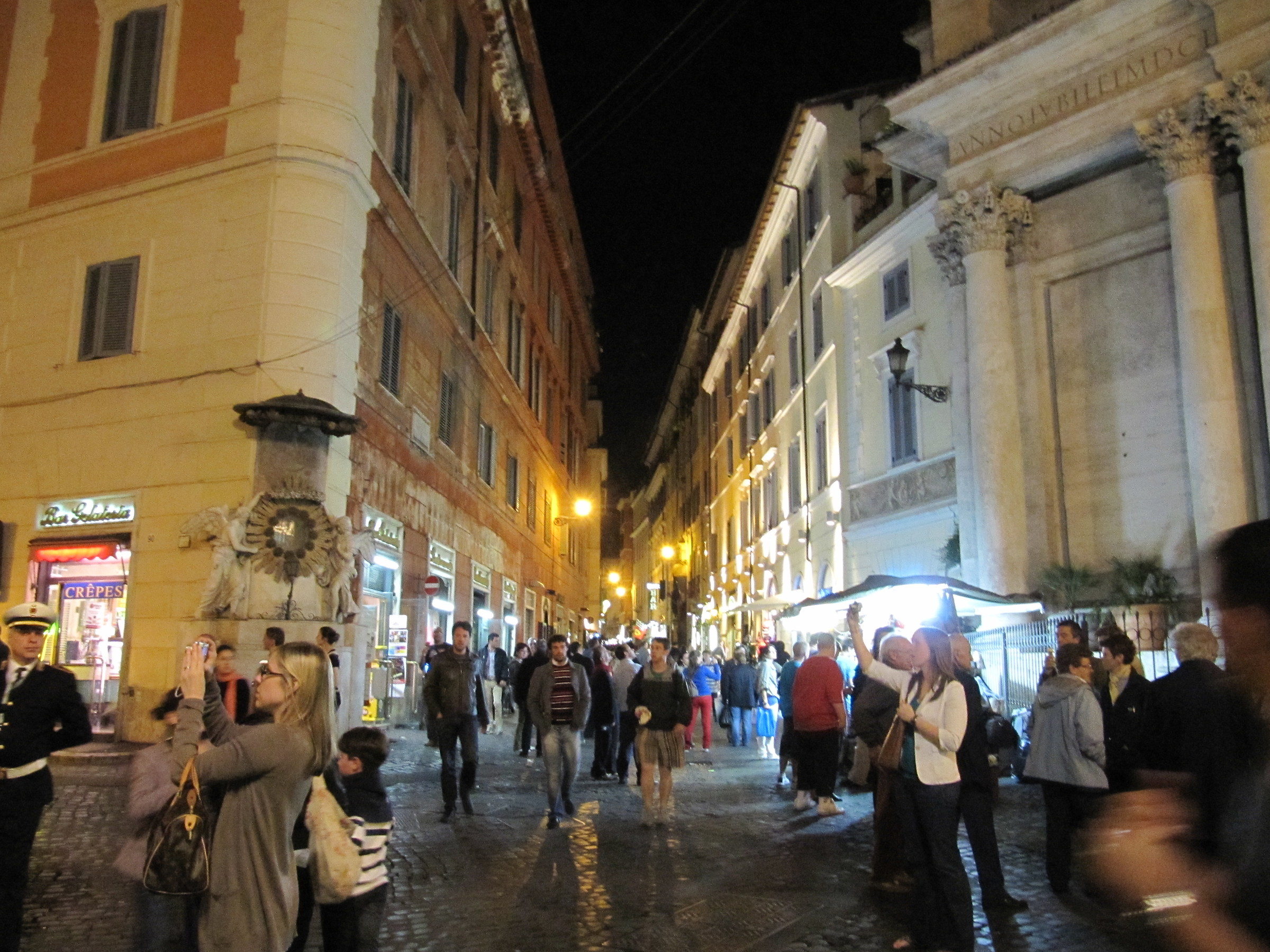A strolling evening for Rome