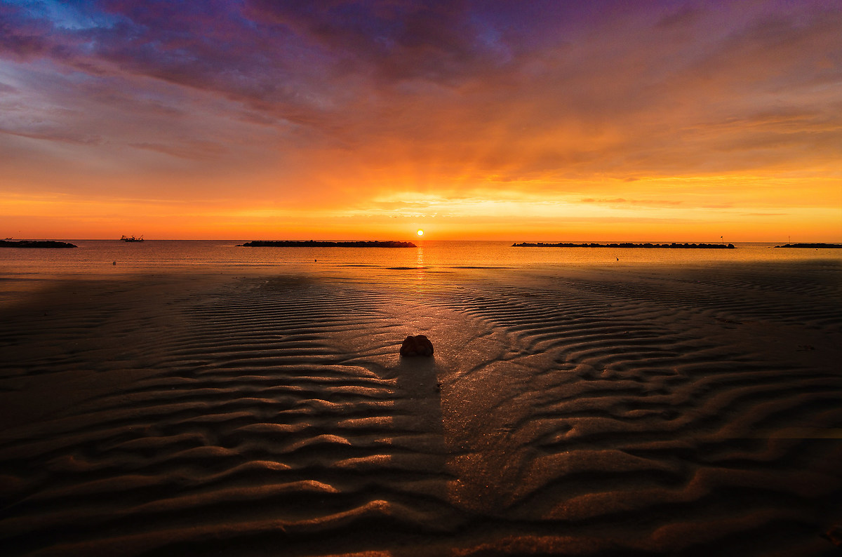 At the center of the world ..