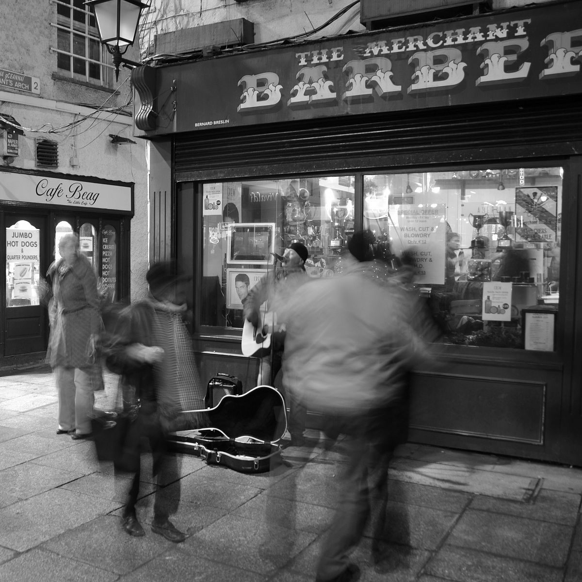 Dance on street - Dublin