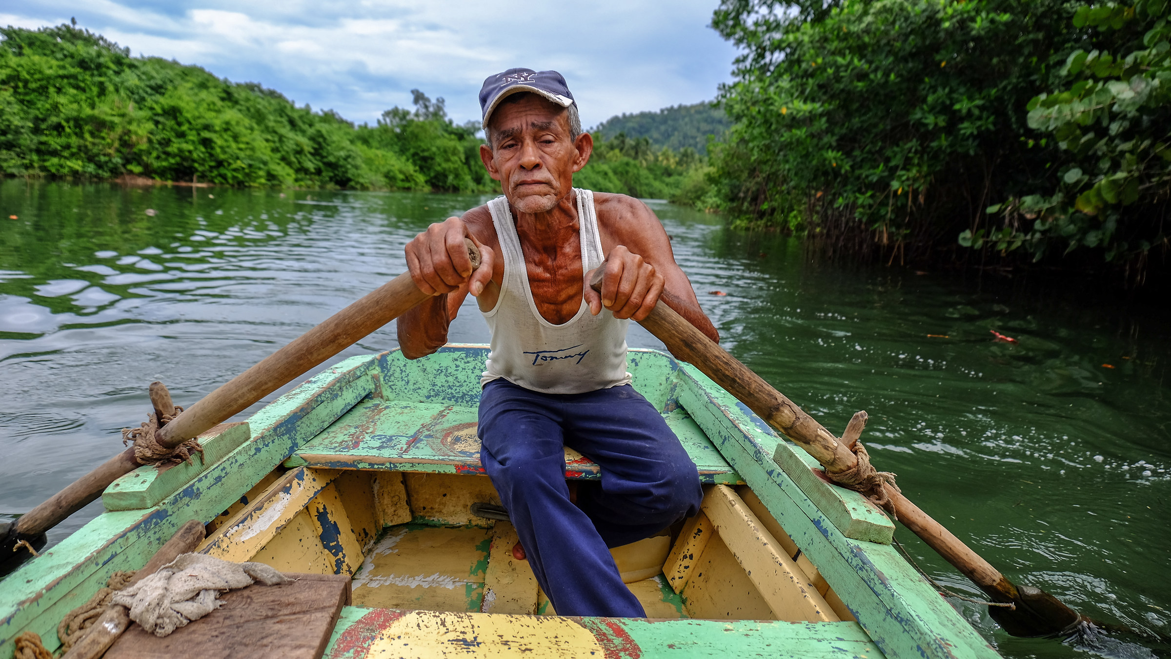 Baraco (Cuba) rower in muscle extension