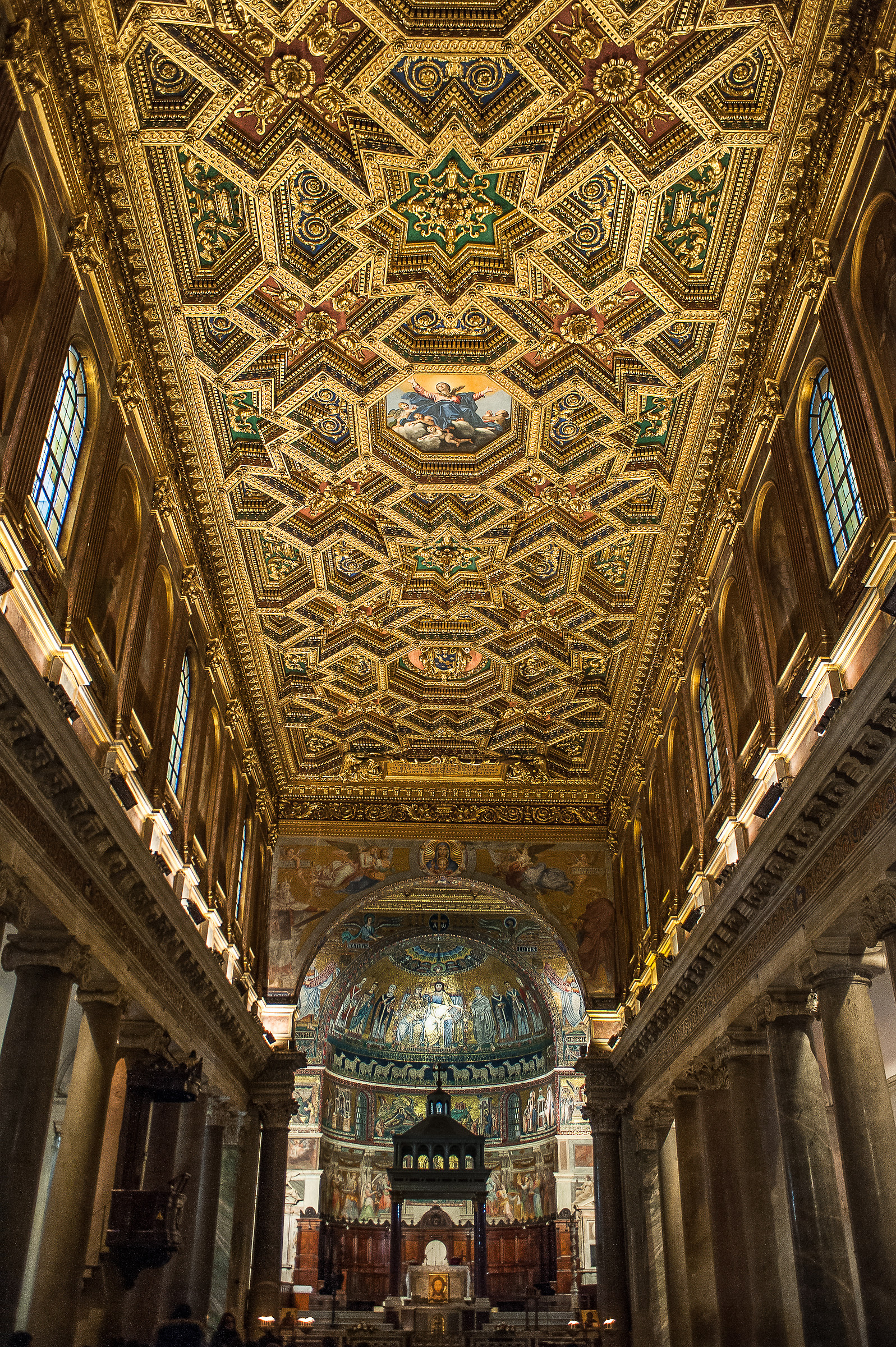 Roma-Interno S.Maria in Trastevere