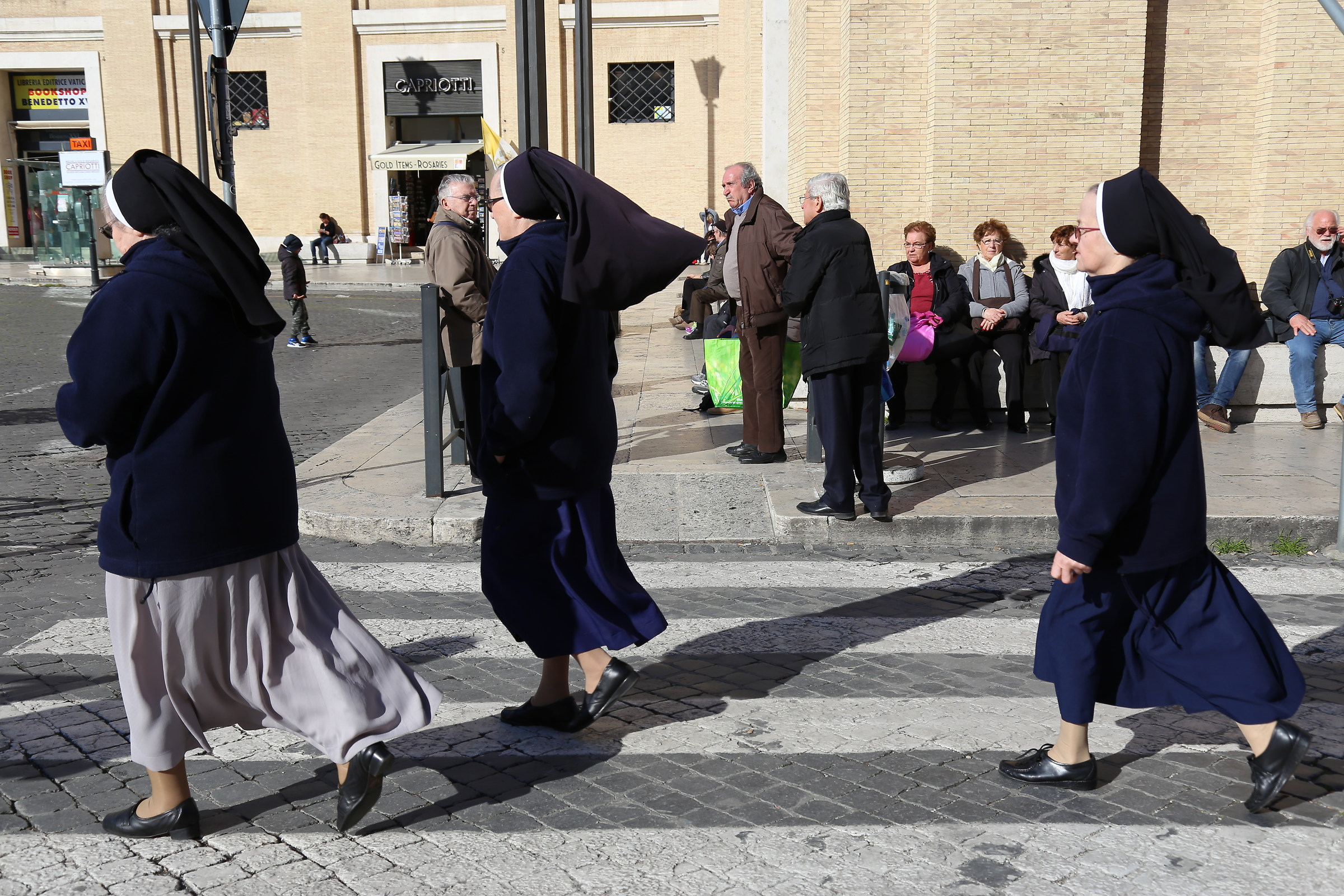 Attentive to the veil!