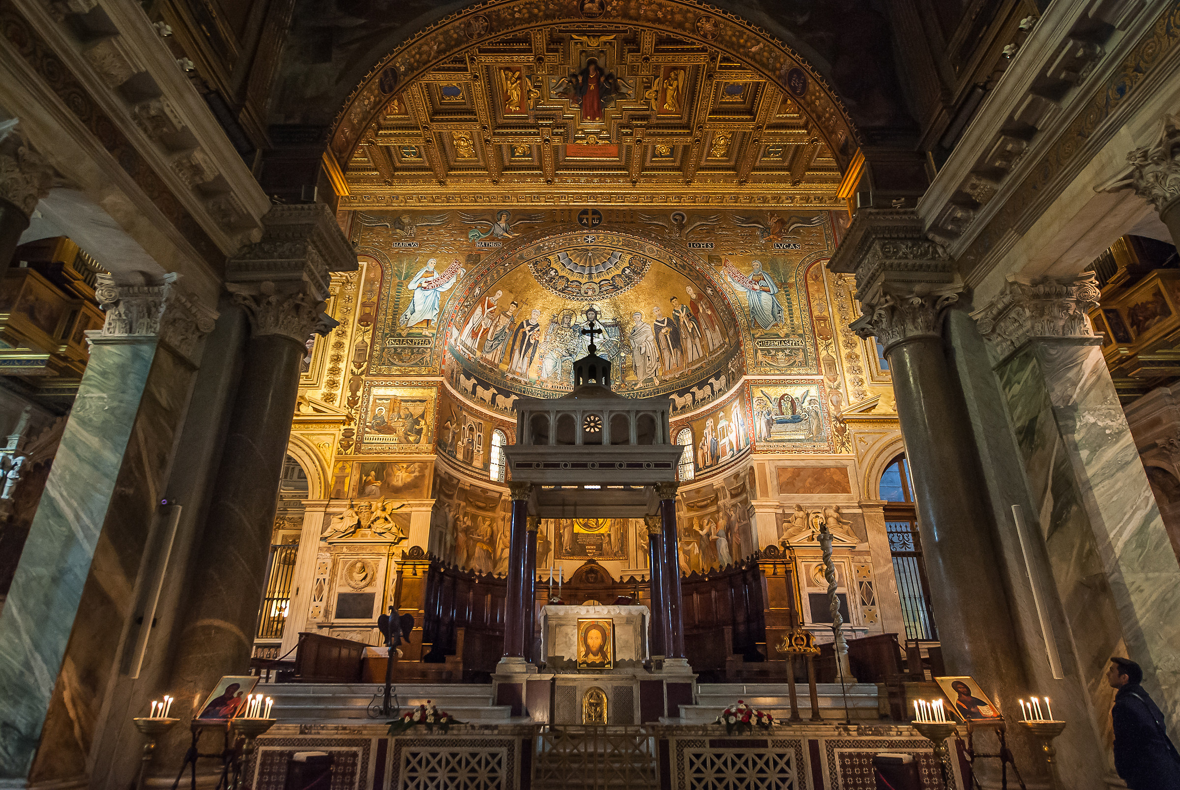 Roma-Interno S.Maria in Trastevere